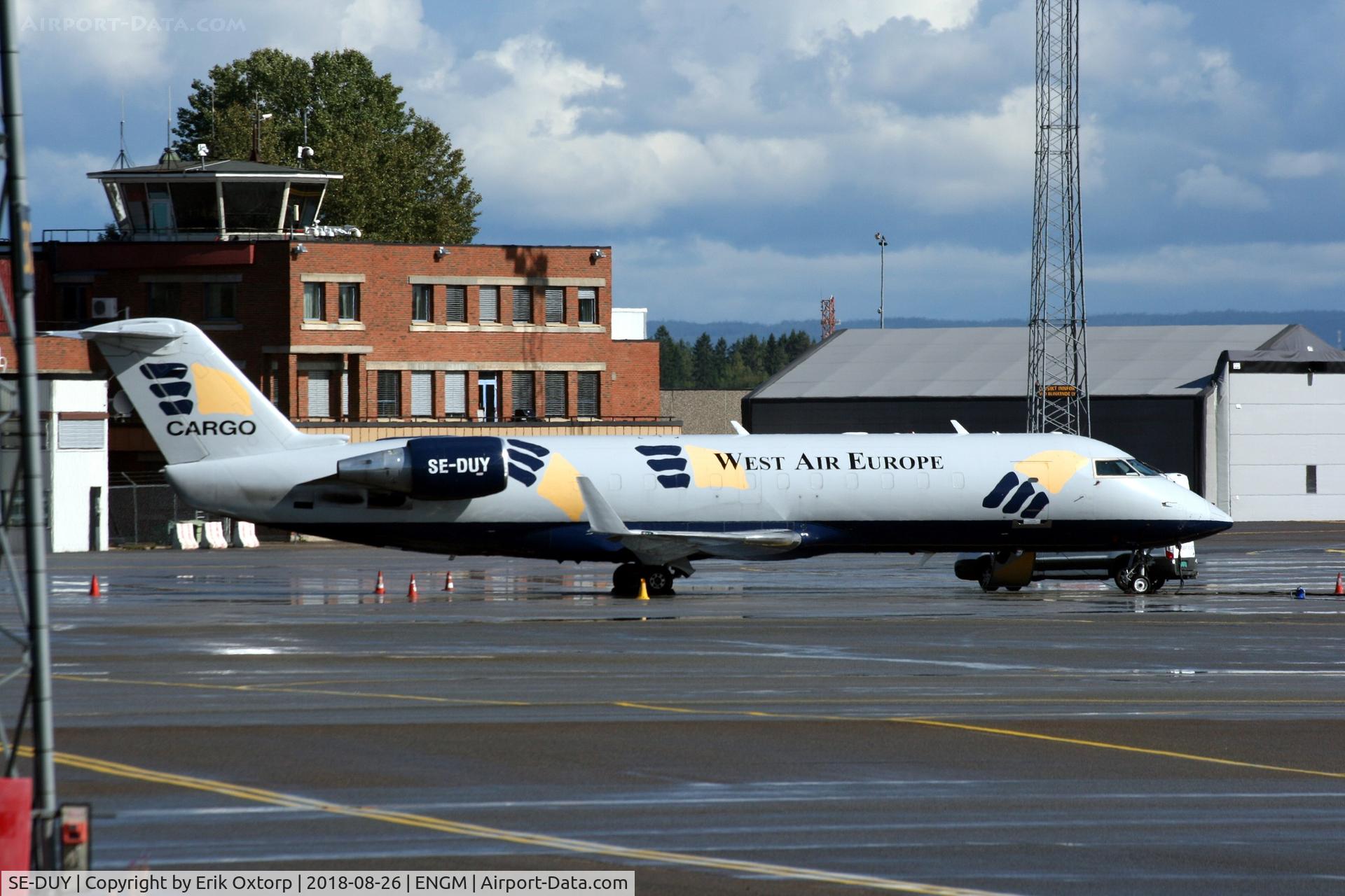 SE-DUY, 1993 Canadair CRJ-200LR (CL-600-2B19) C/N 7023, SE-DUY in OSL