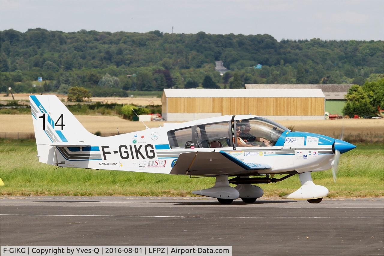 F-GIKG, Robin DR-400-140B Major C/N 1930, Robin DR-400-140B Major, Taxiing, Saint-Cyr-l'École Airfield (LFPZ-XZB)