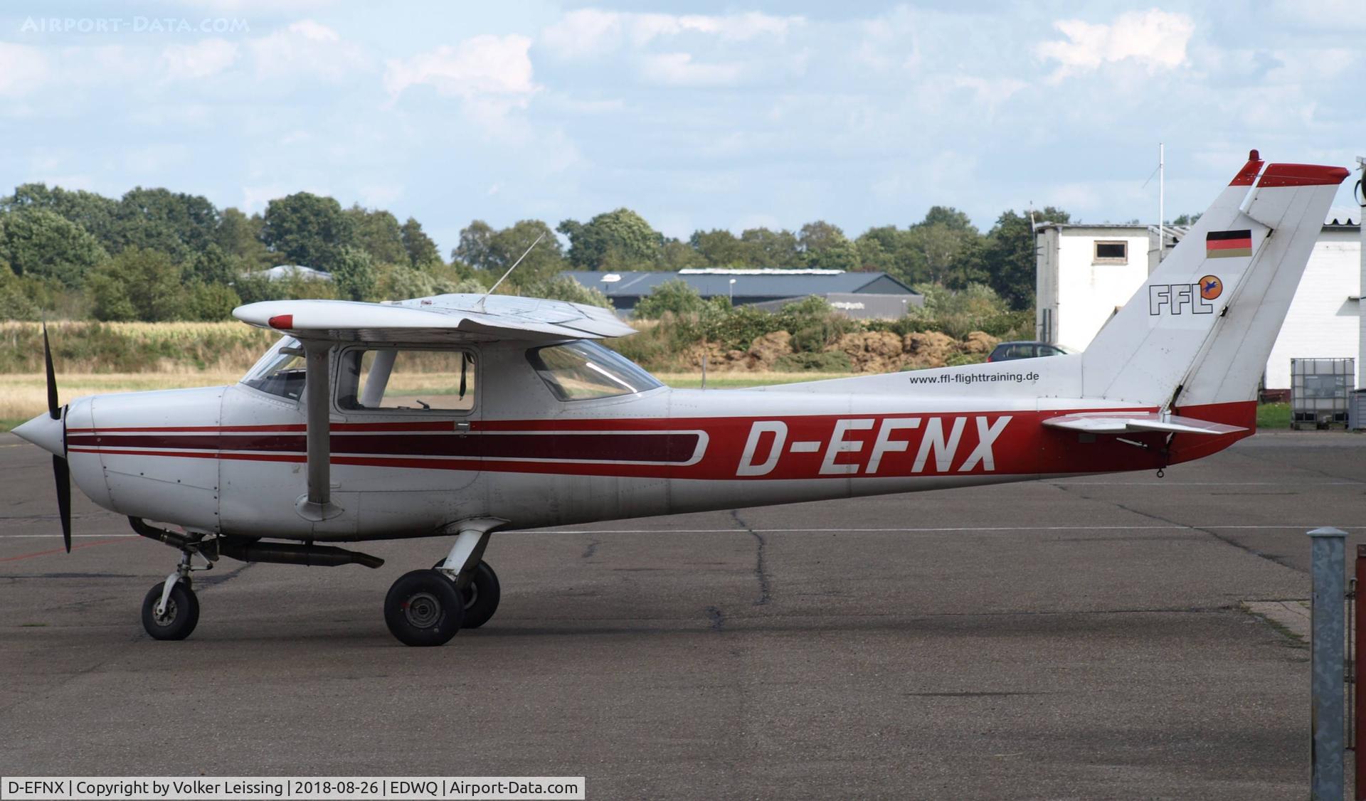 D-EFNX, 1982 Reims F152 II C/N F15201563, parking