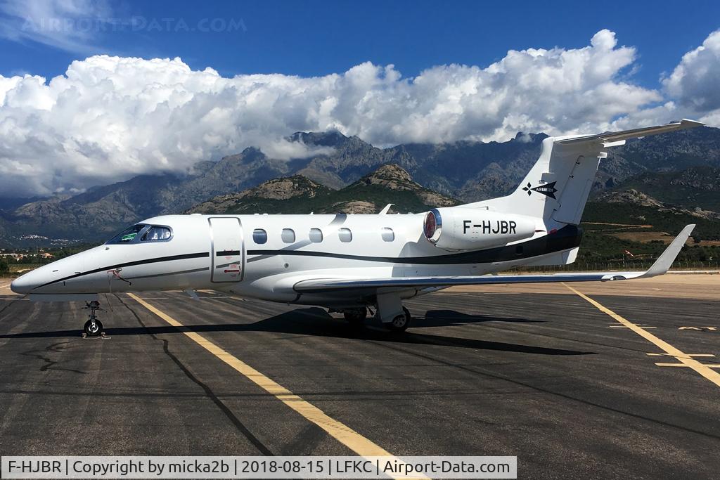 F-HJBR, 2015 Embraer EMB-505 Phenom 300 C/N 50500278, Parked