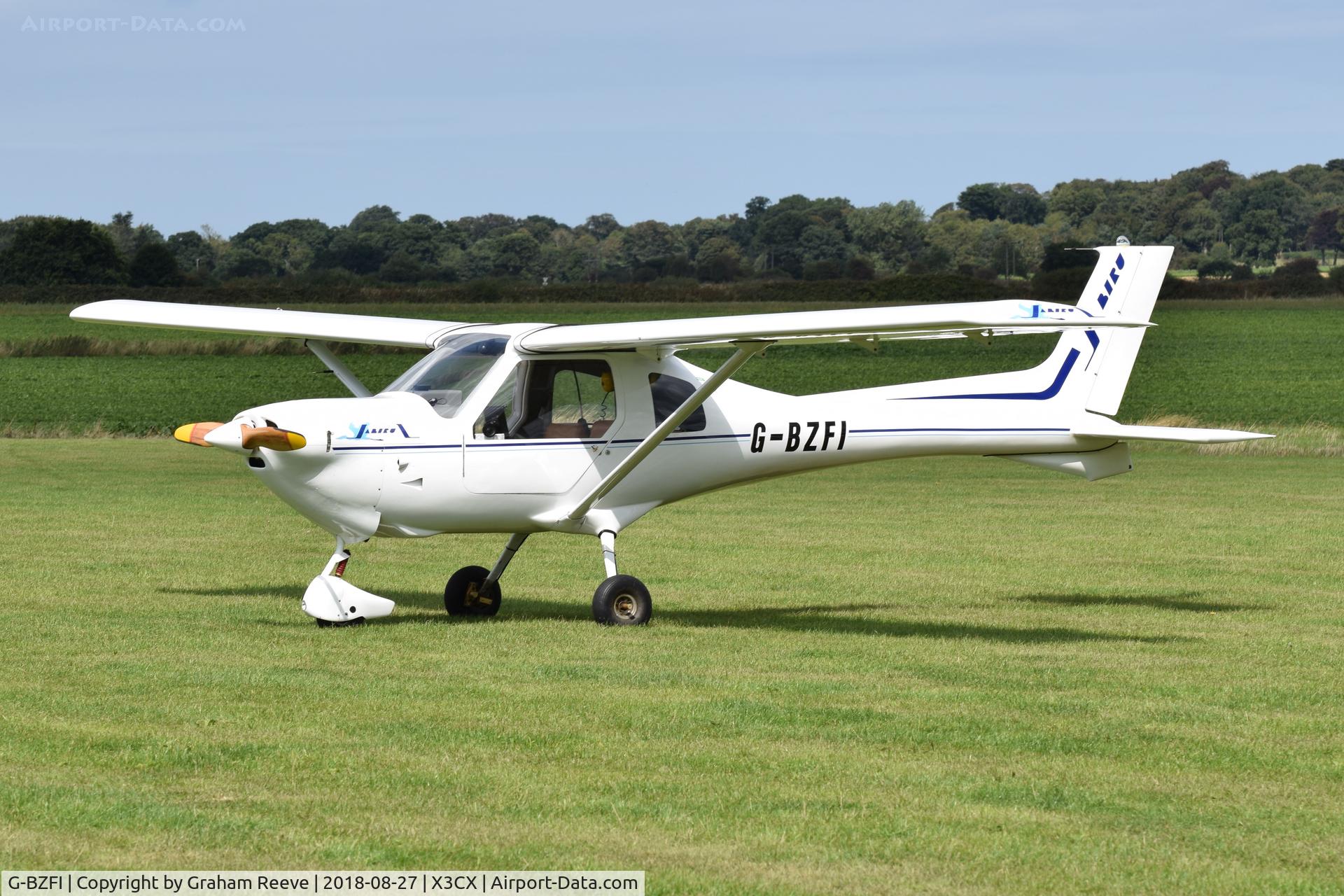 G-BZFI, 2000 Jabiru UL-450 C/N PFA 274A-13497, Parked at Northrepps.