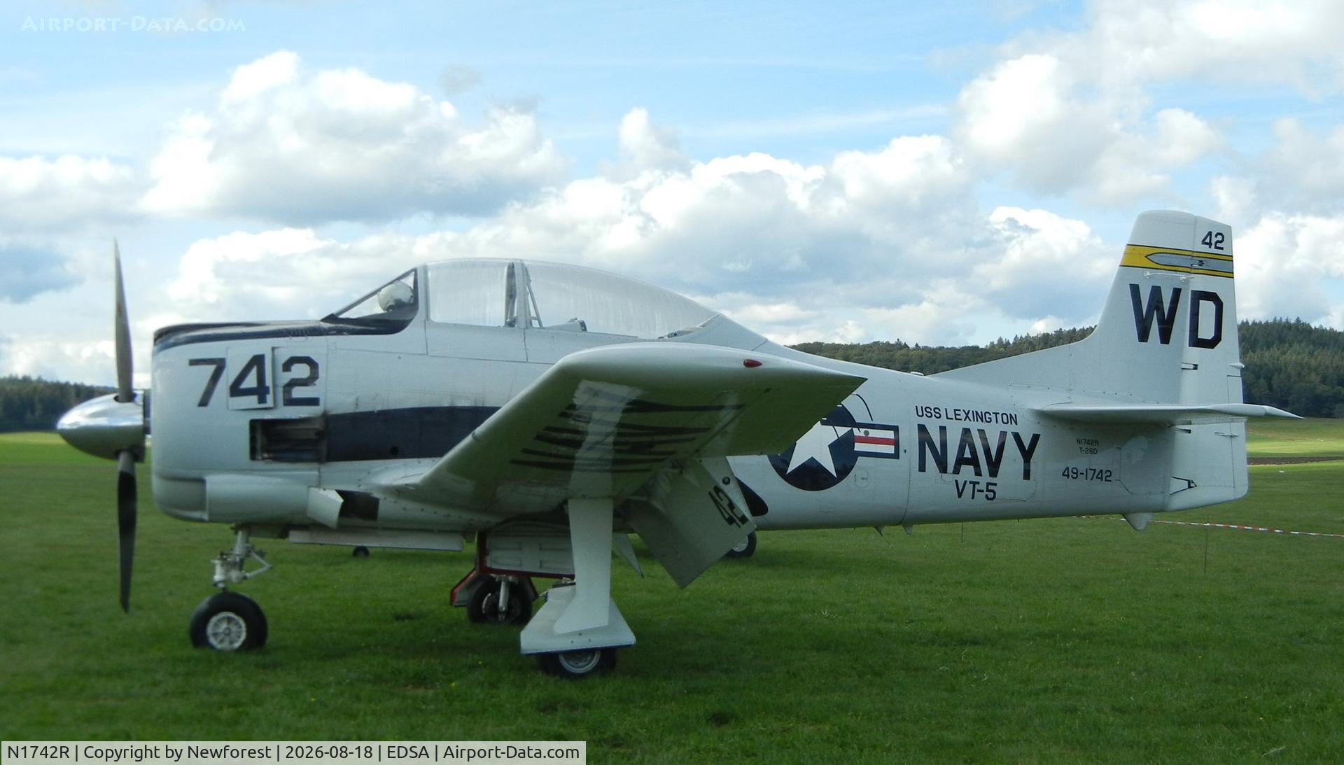 N1742R, 1951 North American T-28A Trojan C/N 49-1742, T-28A