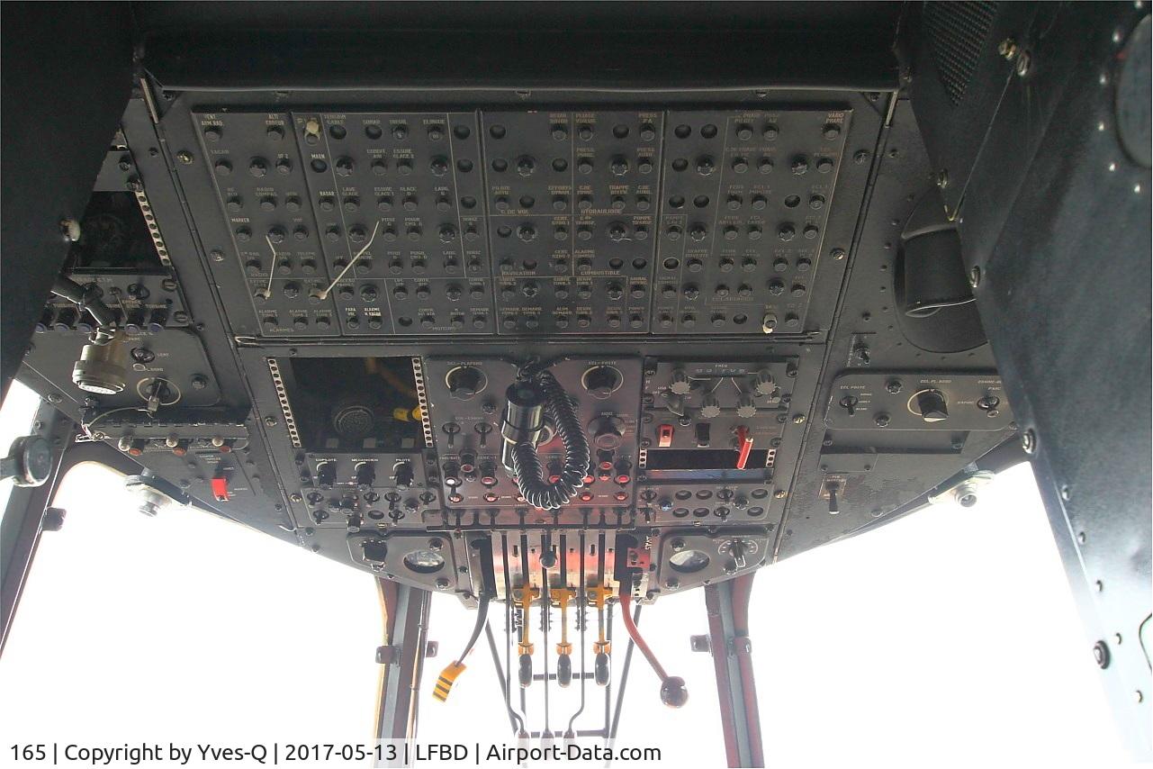165, Aerospatiale SA-321G Super Frelon C/N 165, Aérospatiale SA-321G Super Frelon, Cockpit close up view,  C.A.E.A museum, Bordeaux-Merignac Air base 106 (LFBD-BOD)