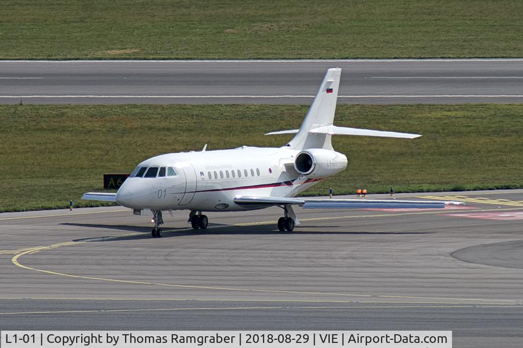 L1-01, 2003 Dassault Falcon 2000EX C/N 15, Republika Slovenia Dassault Falcon 2000EX