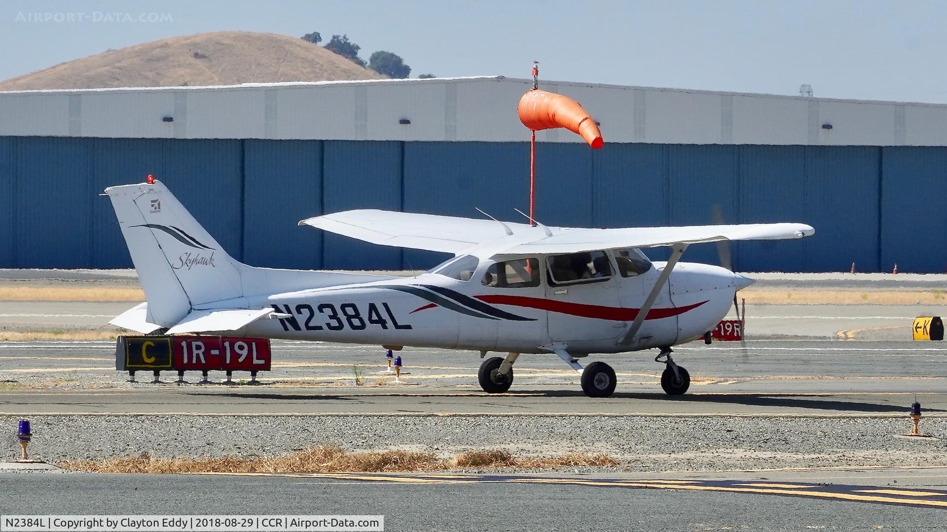 N2384L, 1999 Cessna 172R C/N 17280706, Buchanan Field Concord California 2018.