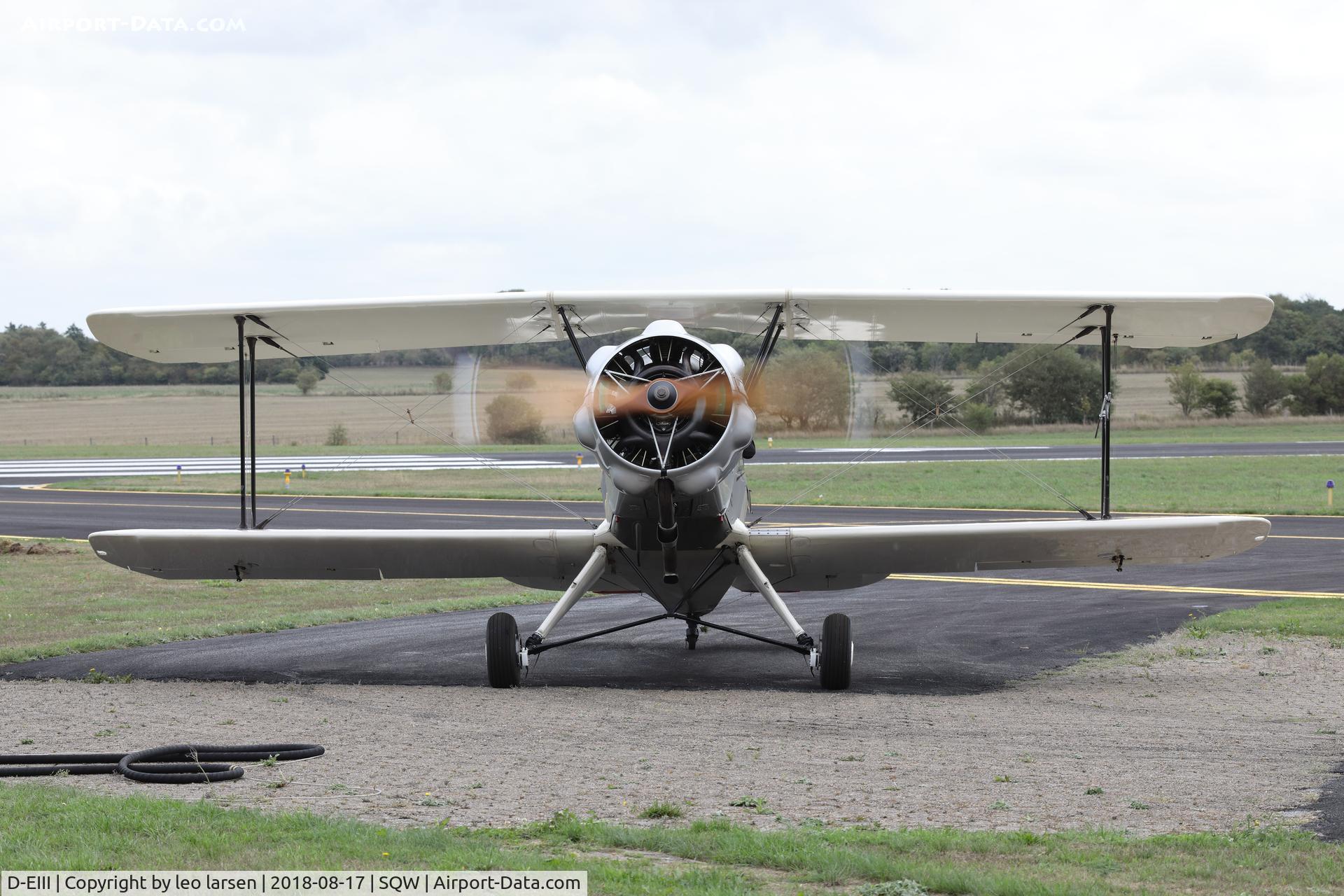 D-EIII, 1937 Bucker Bu-133C Jungmeister C/N 51, Skive 17.8.2018 Vintage Aerobatic World Championship.Taxi in for refueling.Engine 160 HK
Siemens Sh 14A-4 ,7 cyl.radial air-cooled