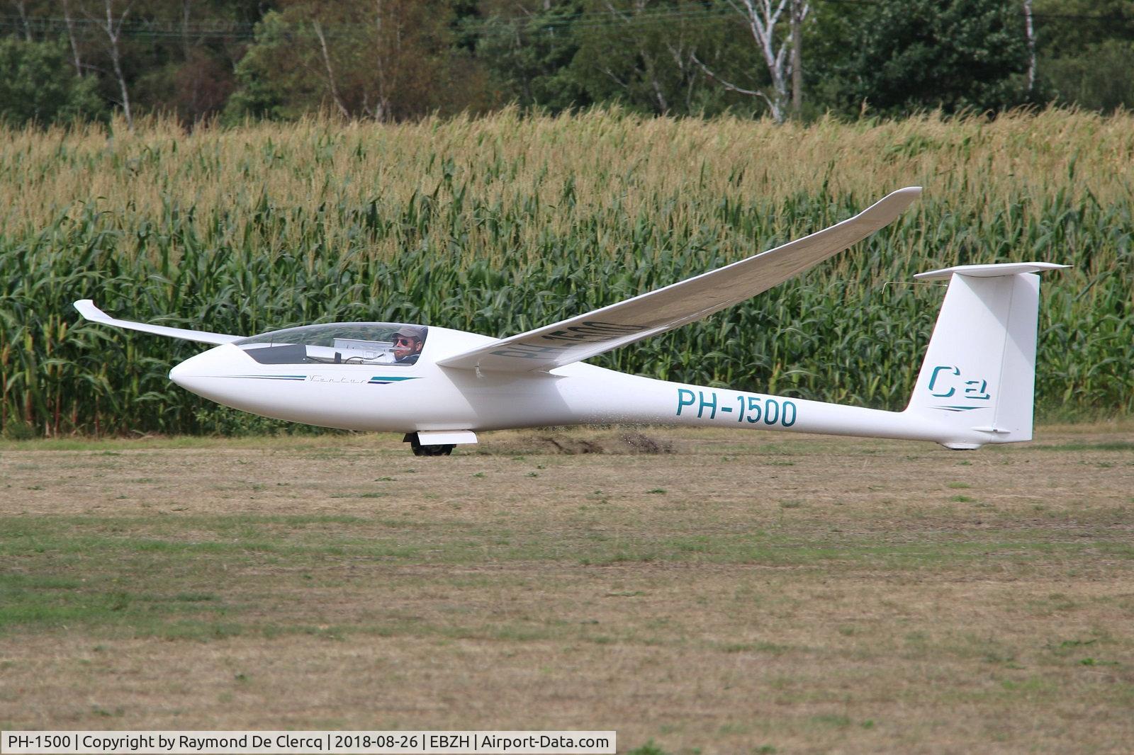 PH-1500, 1987 Schempp-Hirth Ventus CA   17.6 C/N 324, Landing at Kiewit-Hasselt.