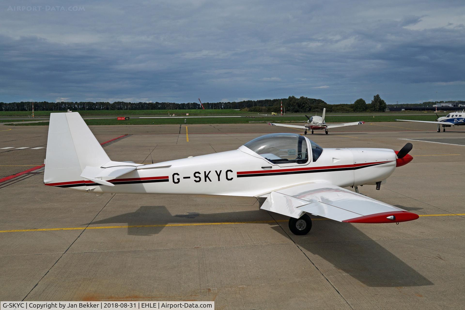 G-SKYC, 1984 Slingsby T-67M Firefly C/N 2009, Lelystad Airport