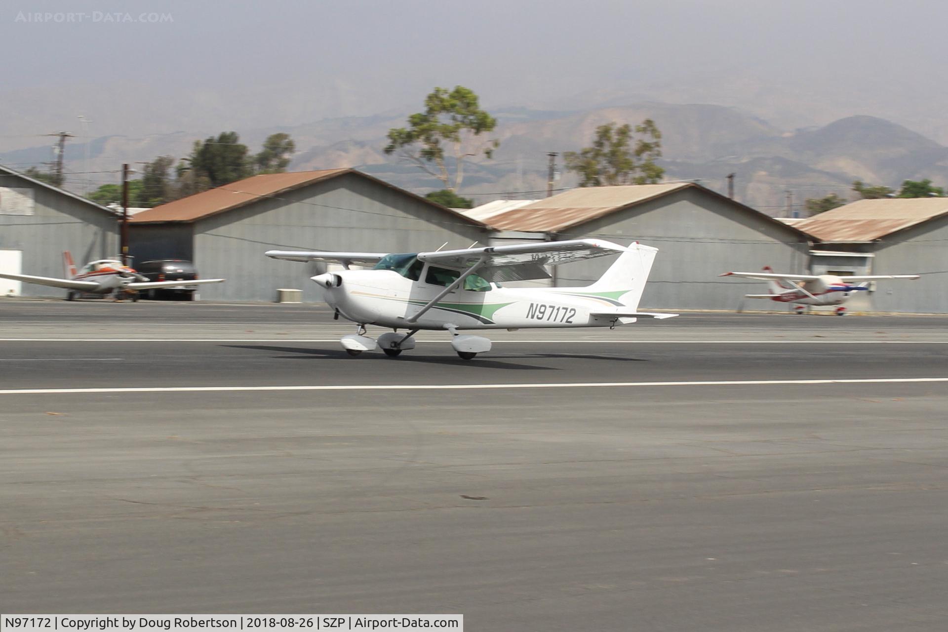 N97172, 1984 Cessna 172P C/N 17276162, 1984 Cessna 172P SKYHAWK, Lycoming O-320-D2J 160 Hp, landing roll Rwy 22