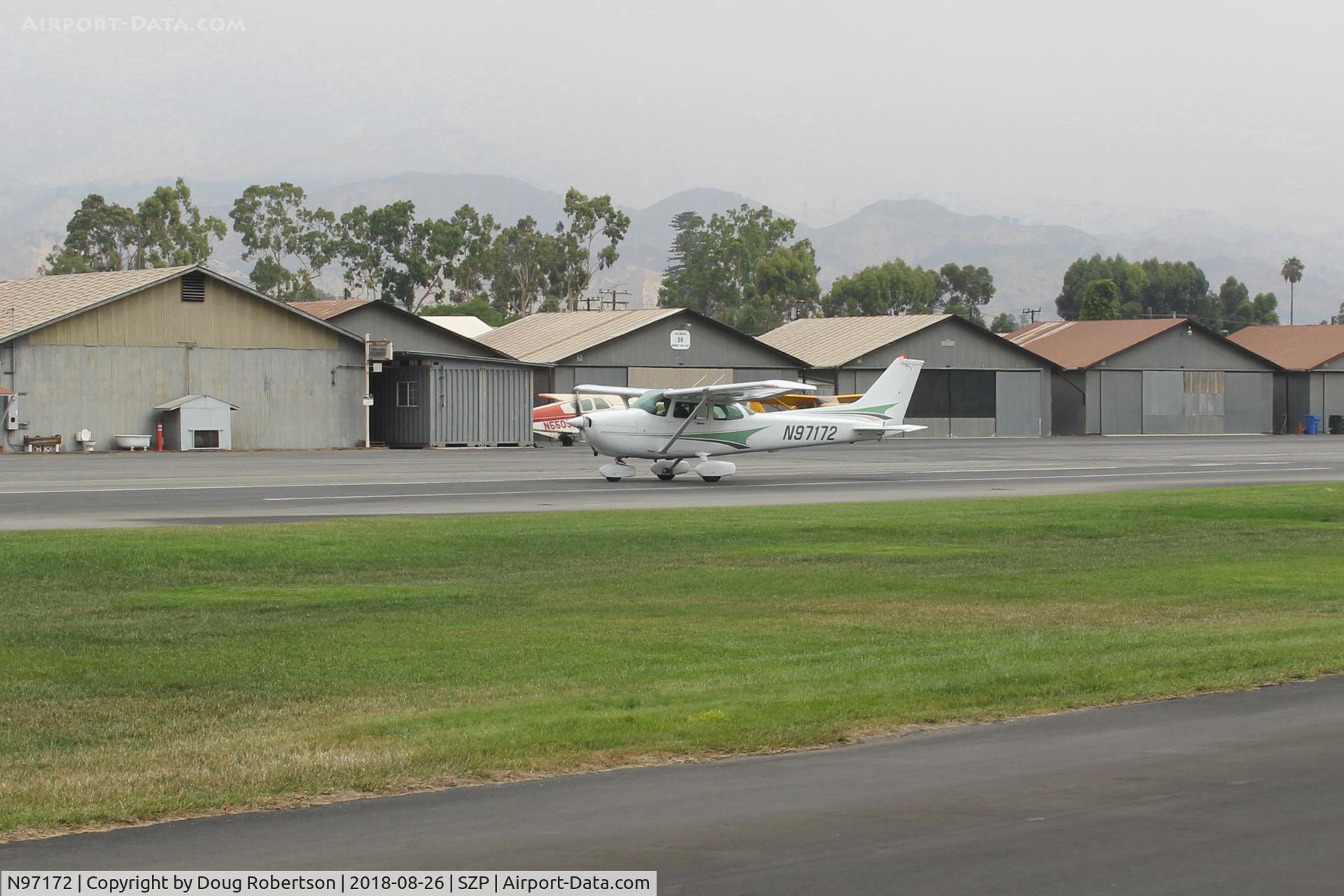 N97172, 1984 Cessna 172P C/N 17276162, 1984 Cessna 172P SKYHAWK, Lycoming O-320-D2J 160 Hp, taxi off the active