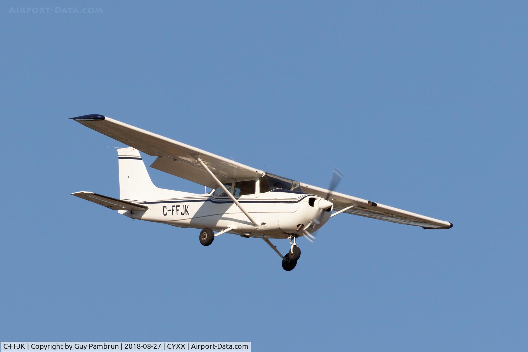 C-FFJK, 1982 Cessna 172P C/N 17275260, Landing