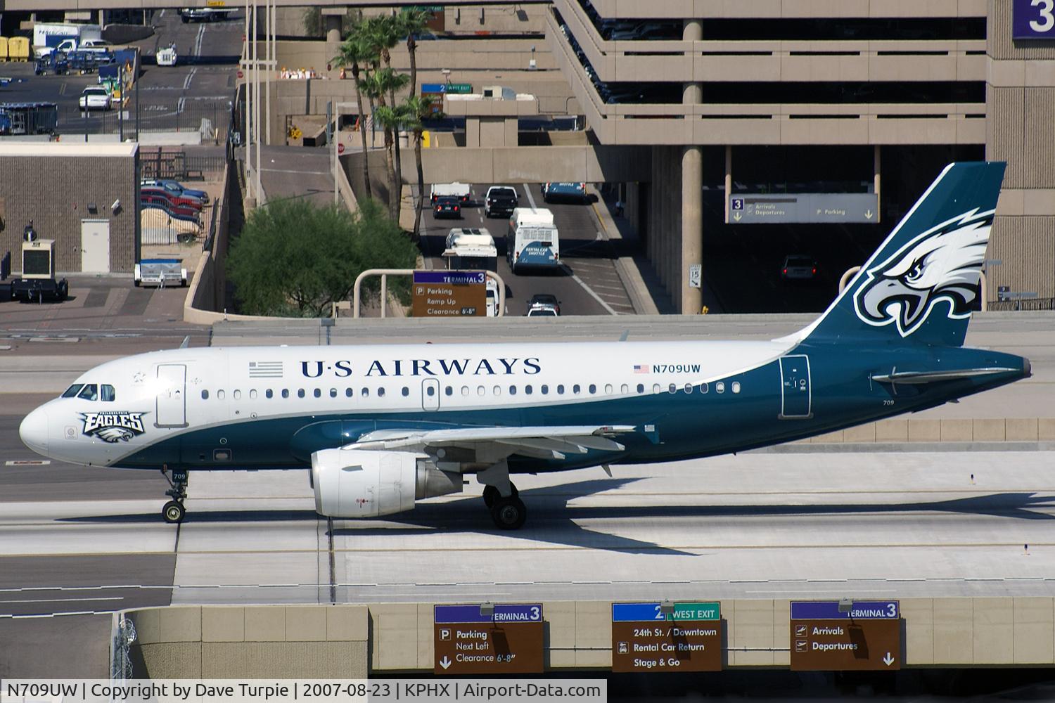 N709UW, 1999 Airbus A319-112 C/N 0997, Eagles tribute plane.