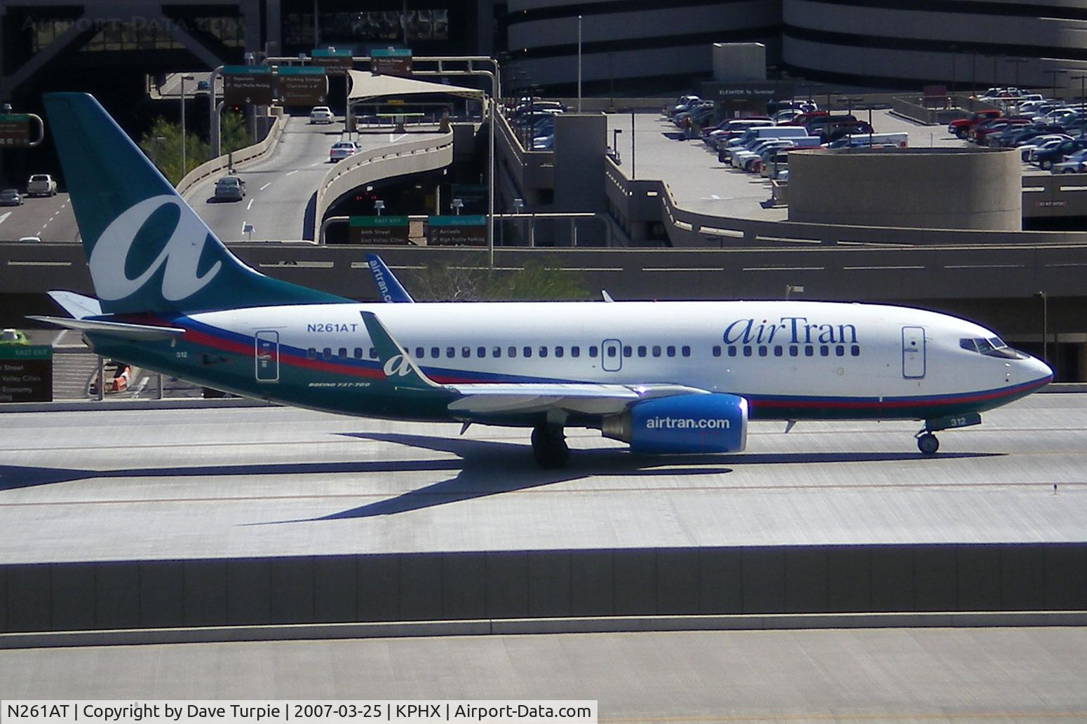 N261AT, 2005 Boeing 737-76N C/N 32660, No comment.