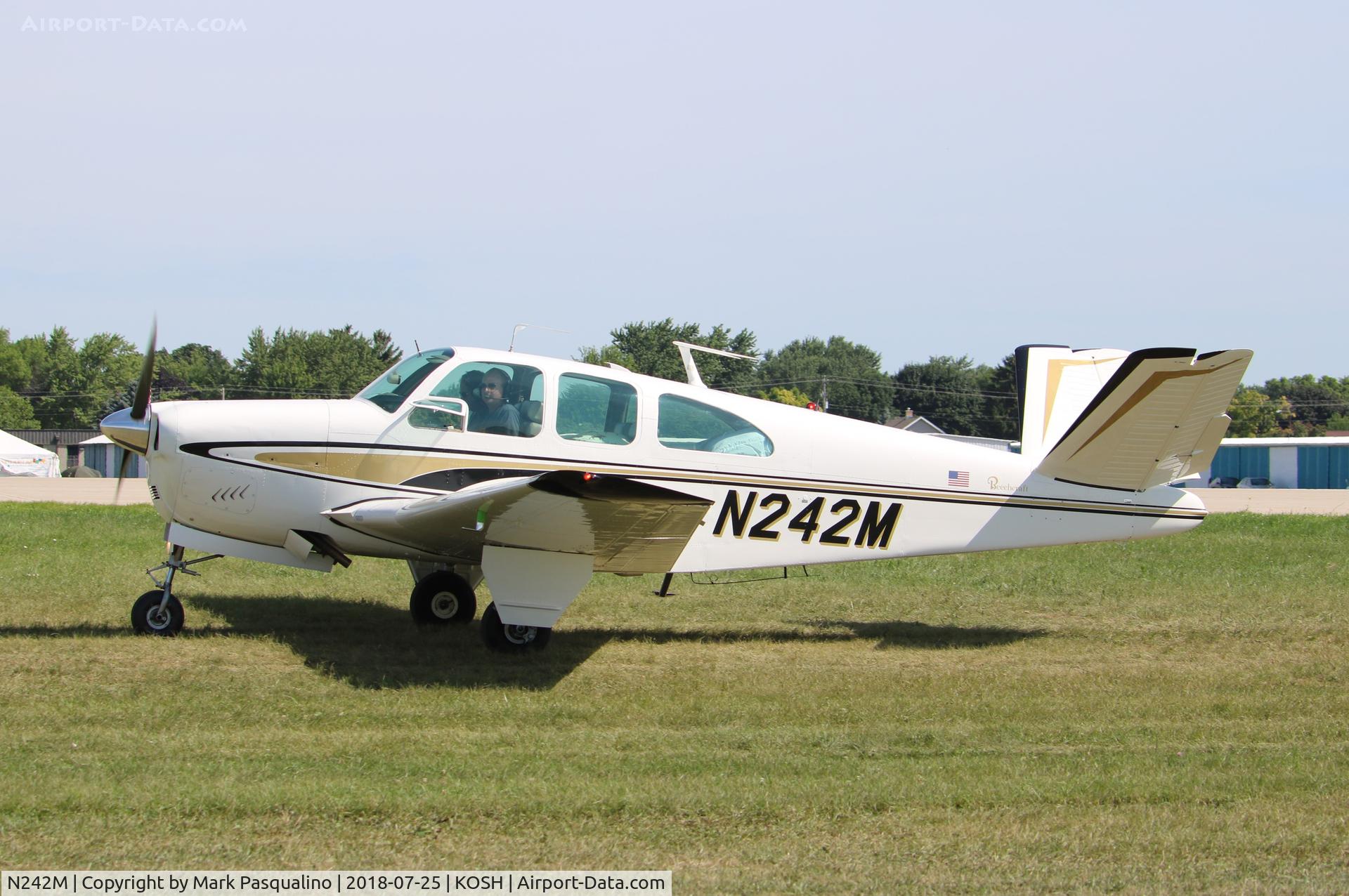 N242M, 1963 Beech P35 Bonanza C/N D-7112, Beech P35