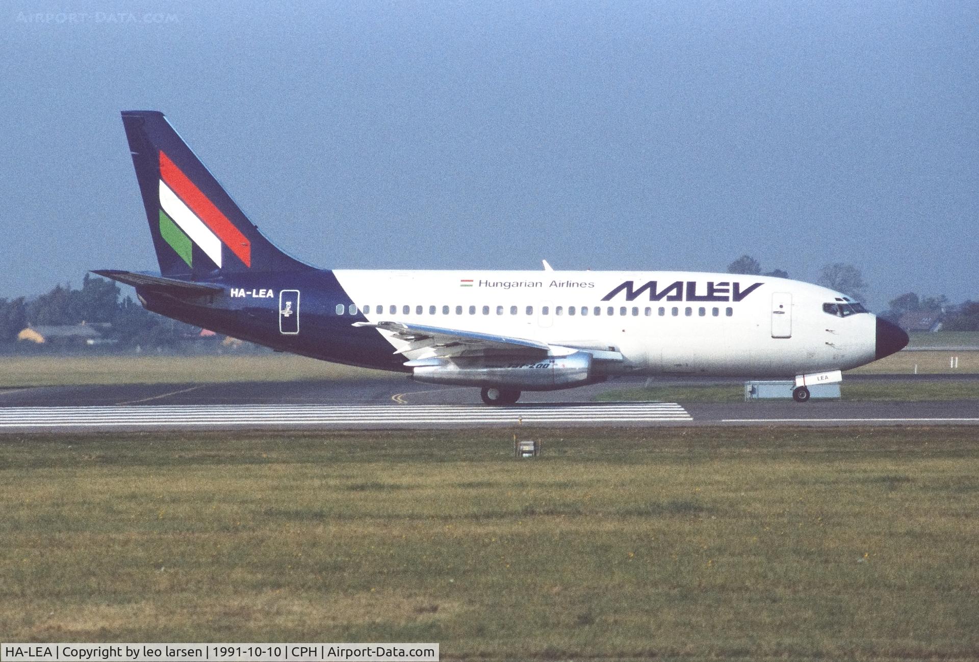HA-LEA, 1979 Boeing 737-2Q8 C/N 21735, Copenhagen 10.10.1991