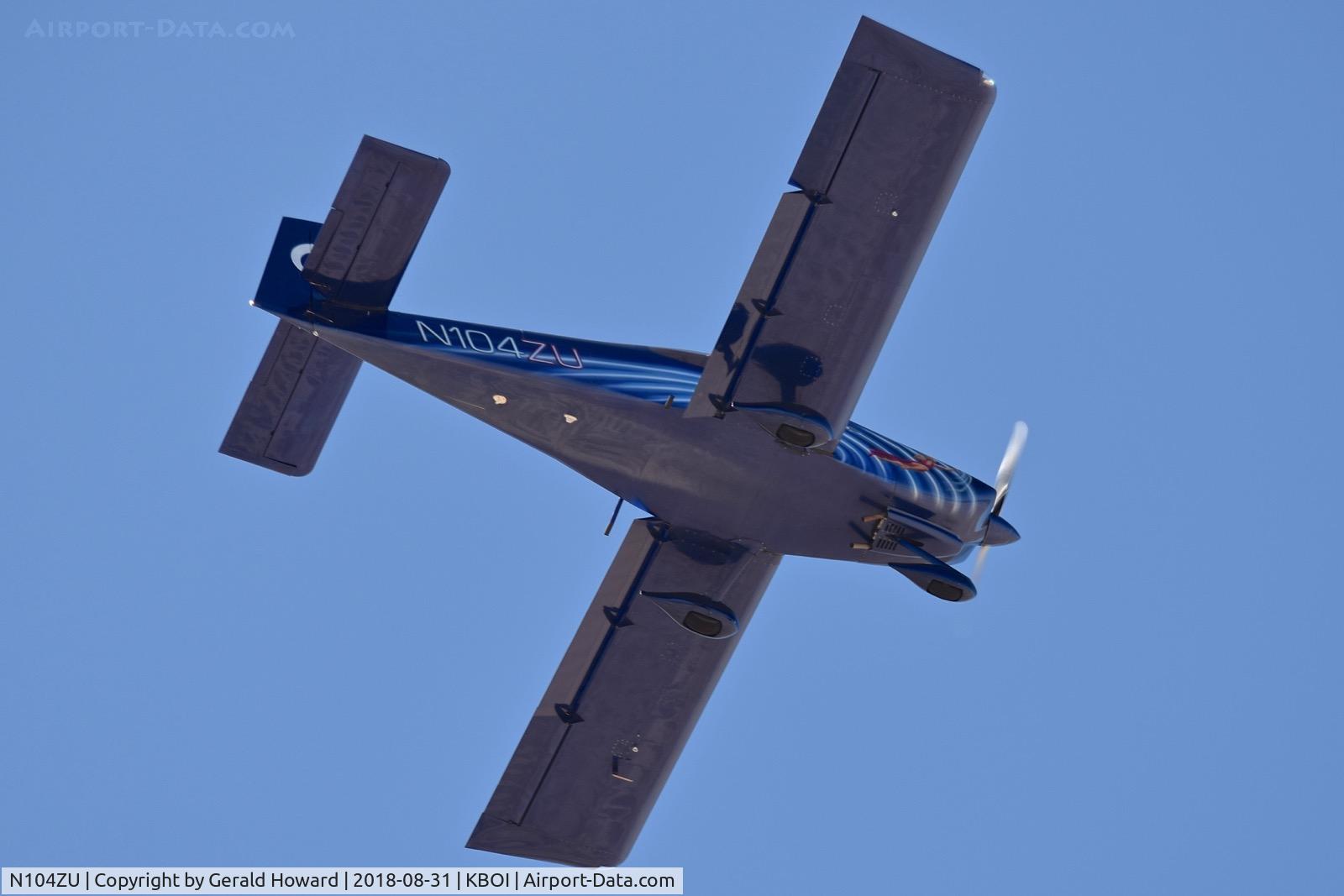 N104ZU, 2015 Vans RV-10 C/N 41103, Landing RWY 10L.