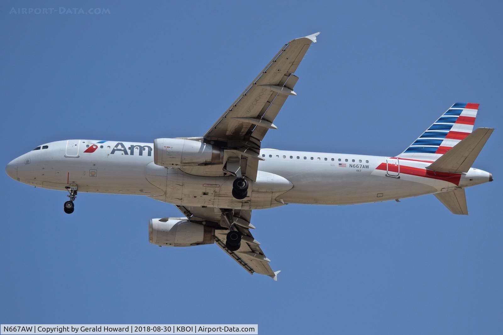 N667AW, 2002 Airbus A320-232 C/N 1710, Landing RWY 28L.
