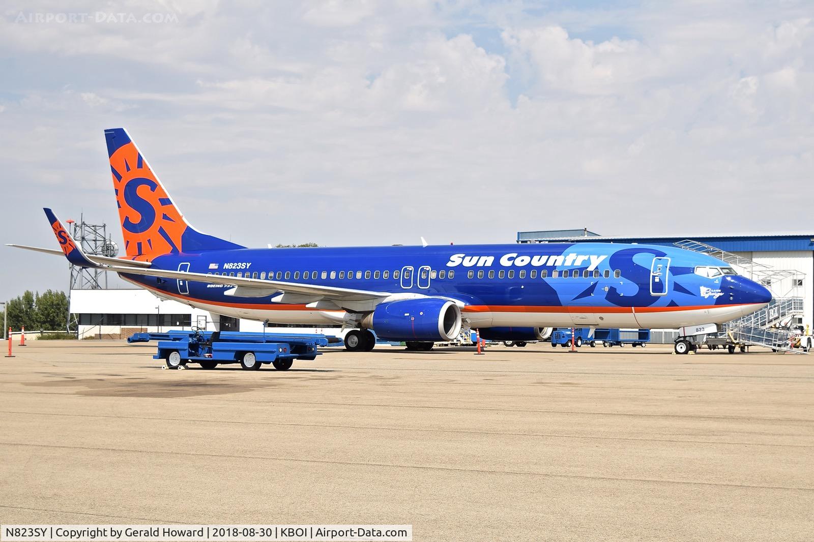 N823SY, 2004 Boeing 737-85P C/N 33971, Parked on the north GA ramp.