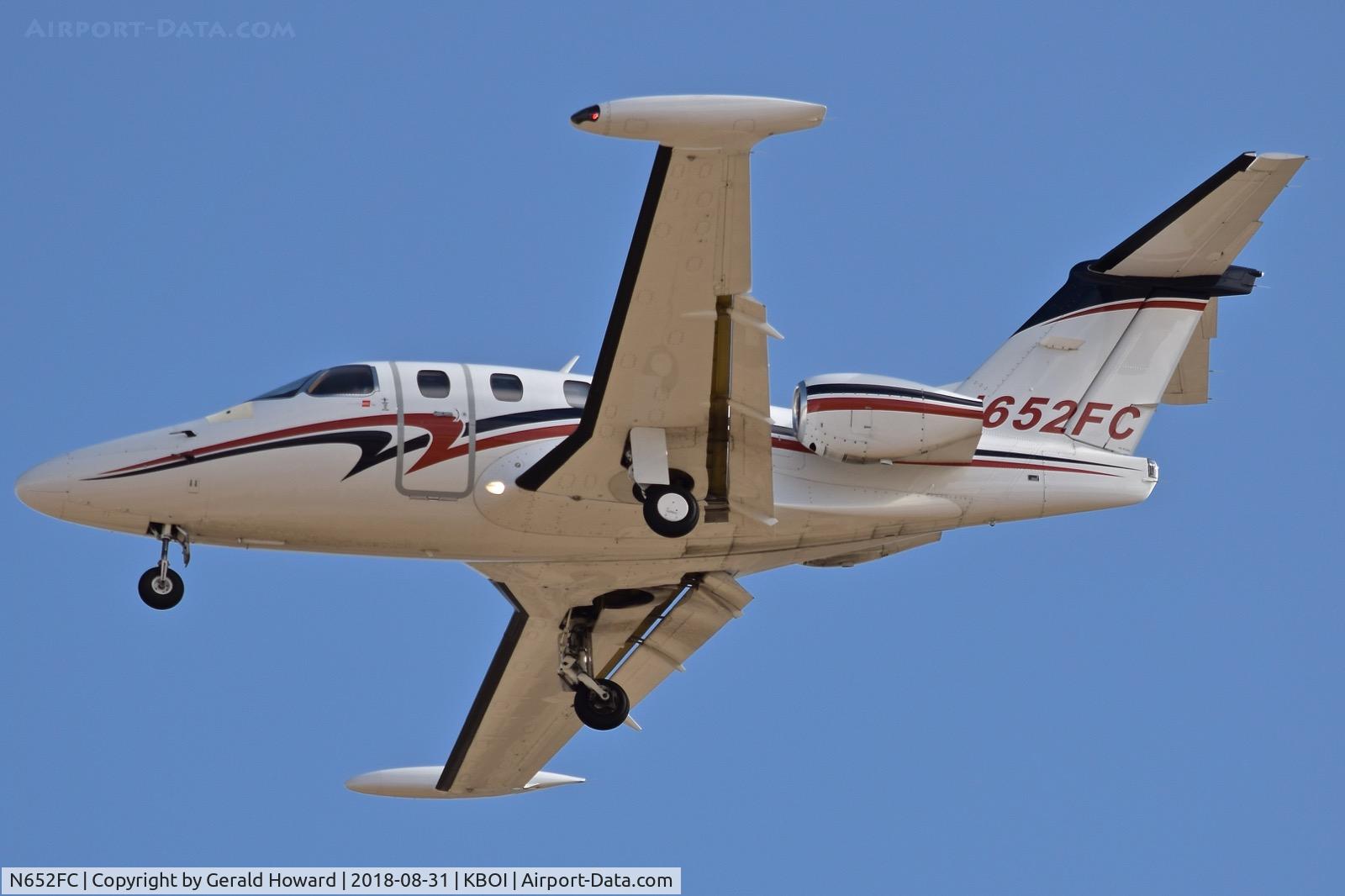 N652FC, 2008 Eclipse Aviation Corp EA500 C/N 000188, Landing RWY 28R.