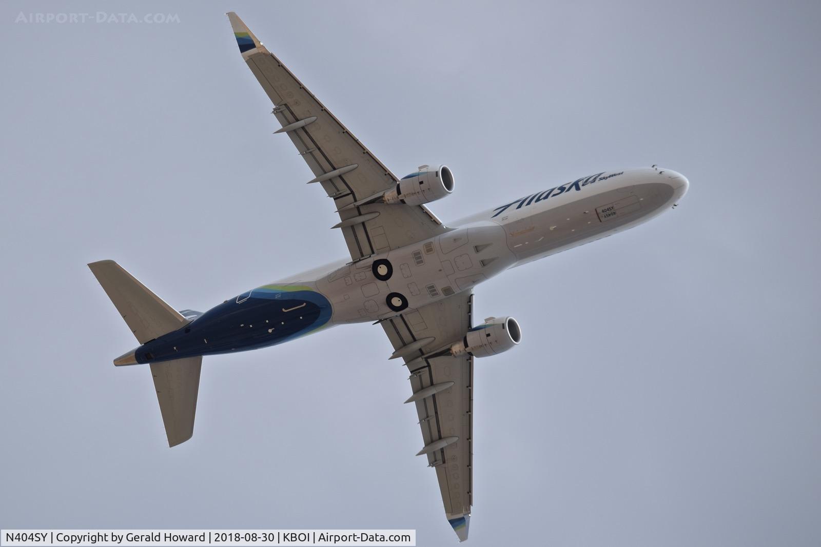 N404SY, 2018 Embraer 175LR (ERJ-170-200LR) C/N 17000739, Departing RWY 10L.
