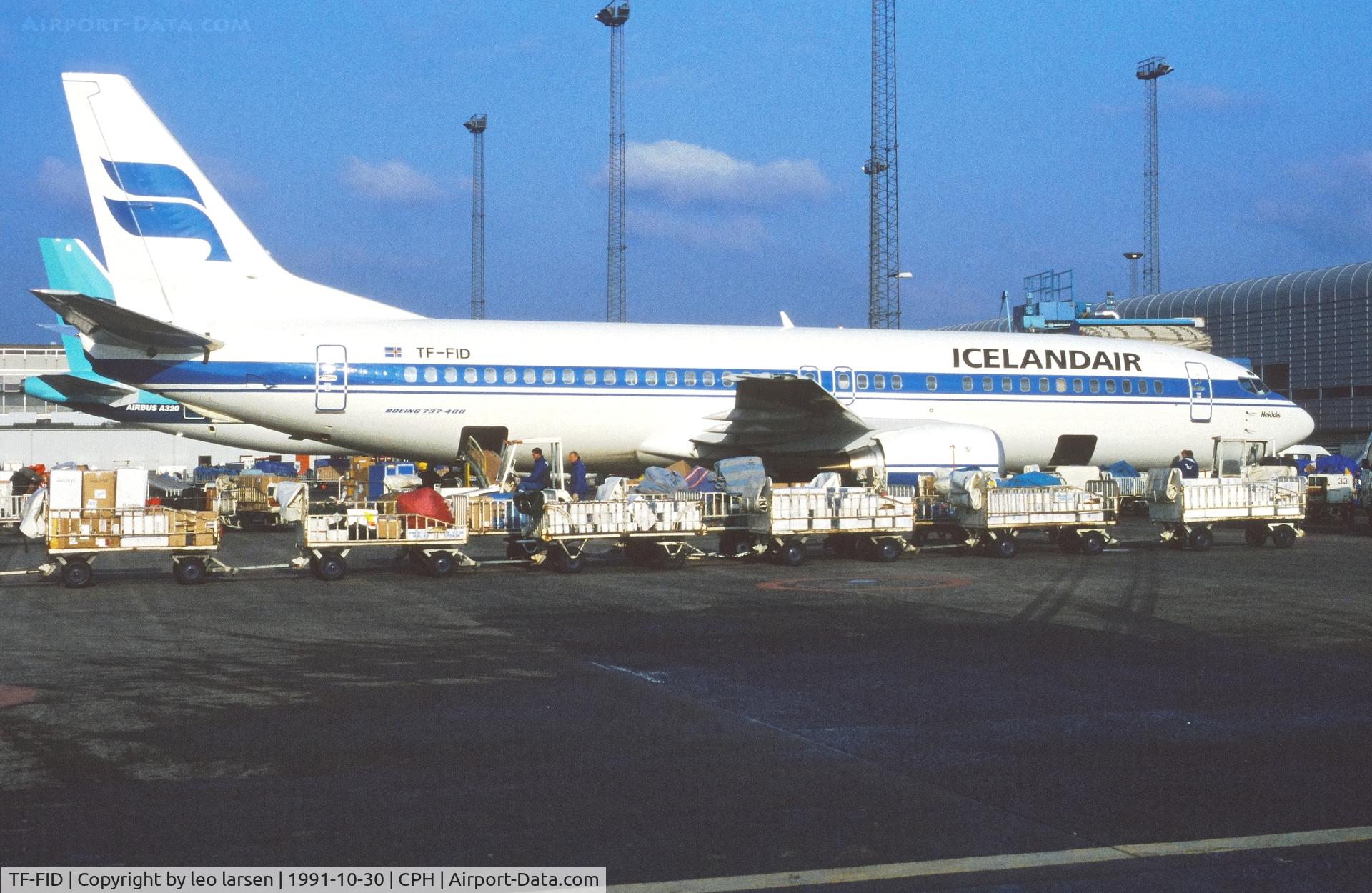 TF-FID, 1991 Boeing 737-408 C/N 25063, Copenhagen 30.10.1991