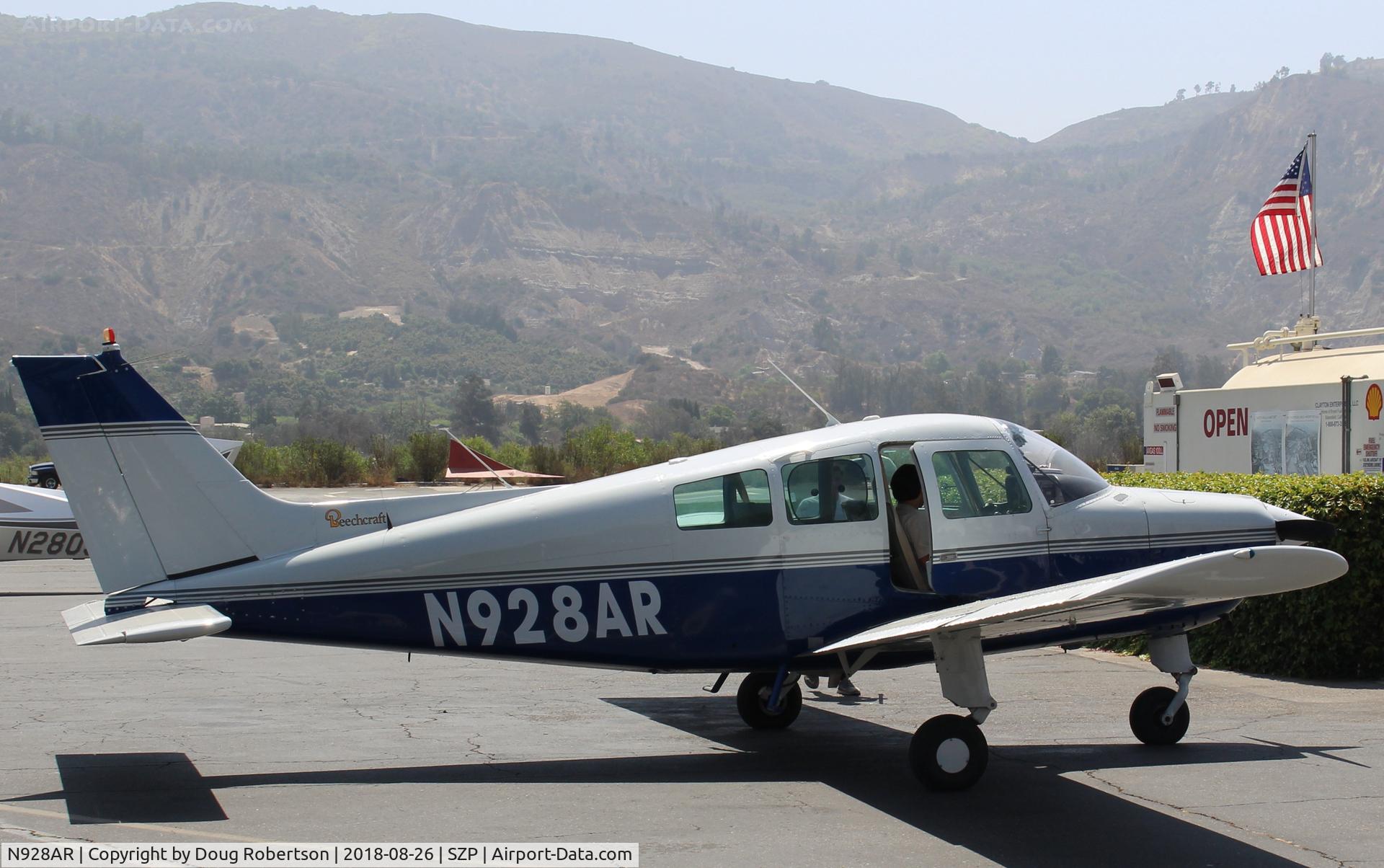 N928AR, 1979 Beech C23 Sundowner 180 Sundowner 180 C/N M-2236, 1979 Beech C23 SUNDOWNER 180, Lycoming O&VO-360 180 Hp, at Fuel Dock