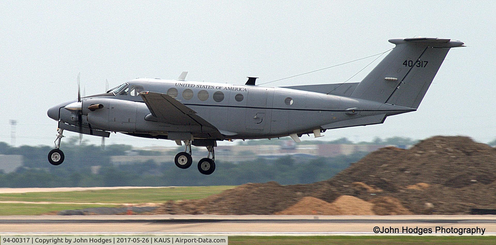 94-00317, 1994 Beech C-12V Huron C/N BW-006, Landing at KAUS