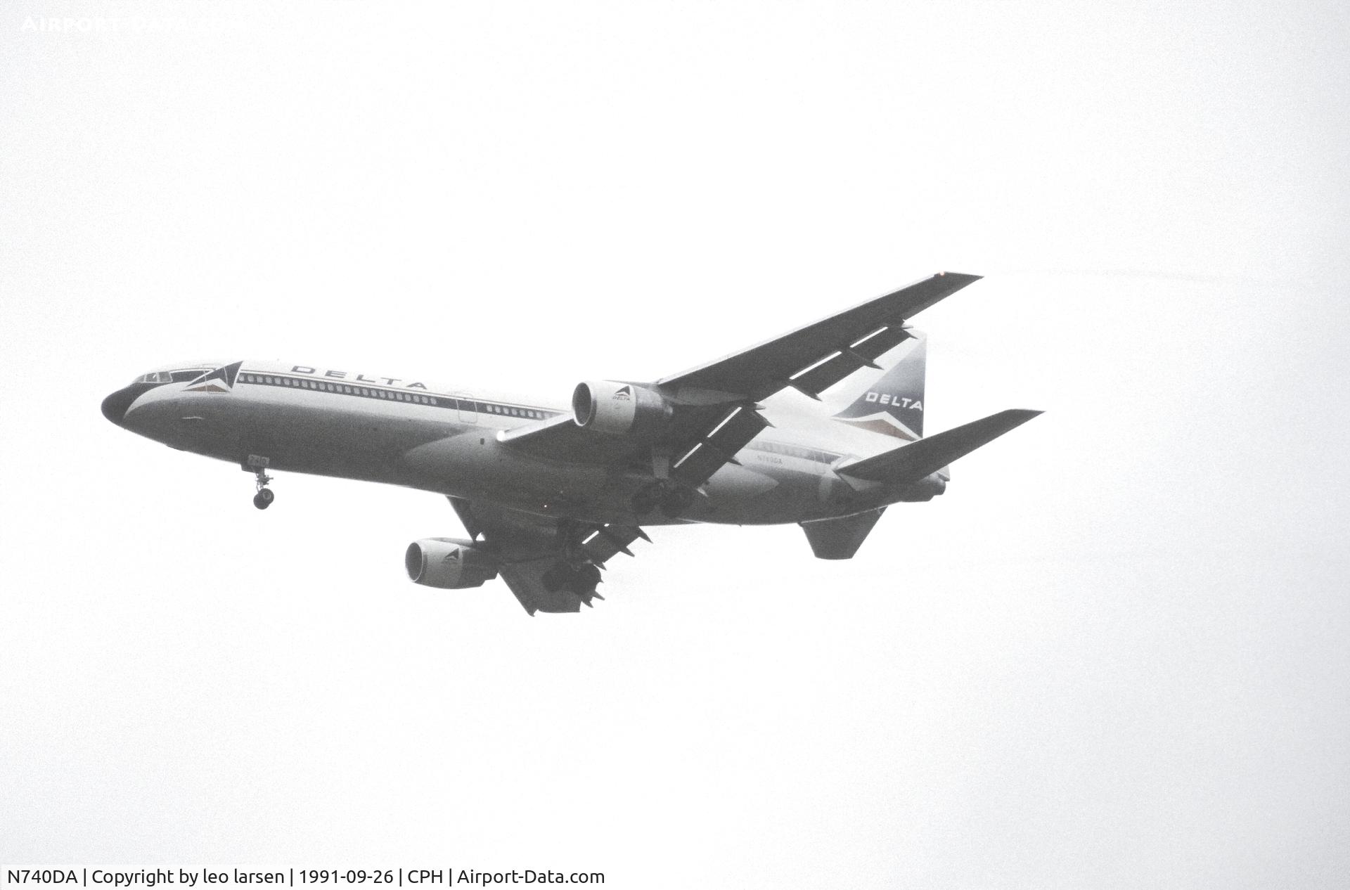 N740DA, 1983 Lockheed L-1011-385-1-15 TriStar 250 C/N 193C-1244, Copenhagen 26.9.91 in fog.