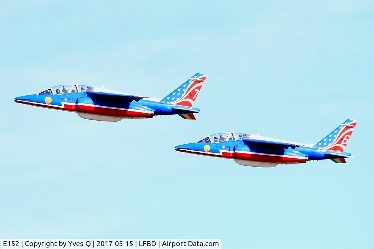 E152, Dassault-Dornier Alpha Jet E C/N E152, Dassault Dornier Alphajet E (F-UHRT), Athos 07 of Patrouille de France 2017, Take off rwy 23, Bordeaux-Mérignac Air Base 106 (LFBD-BOD)