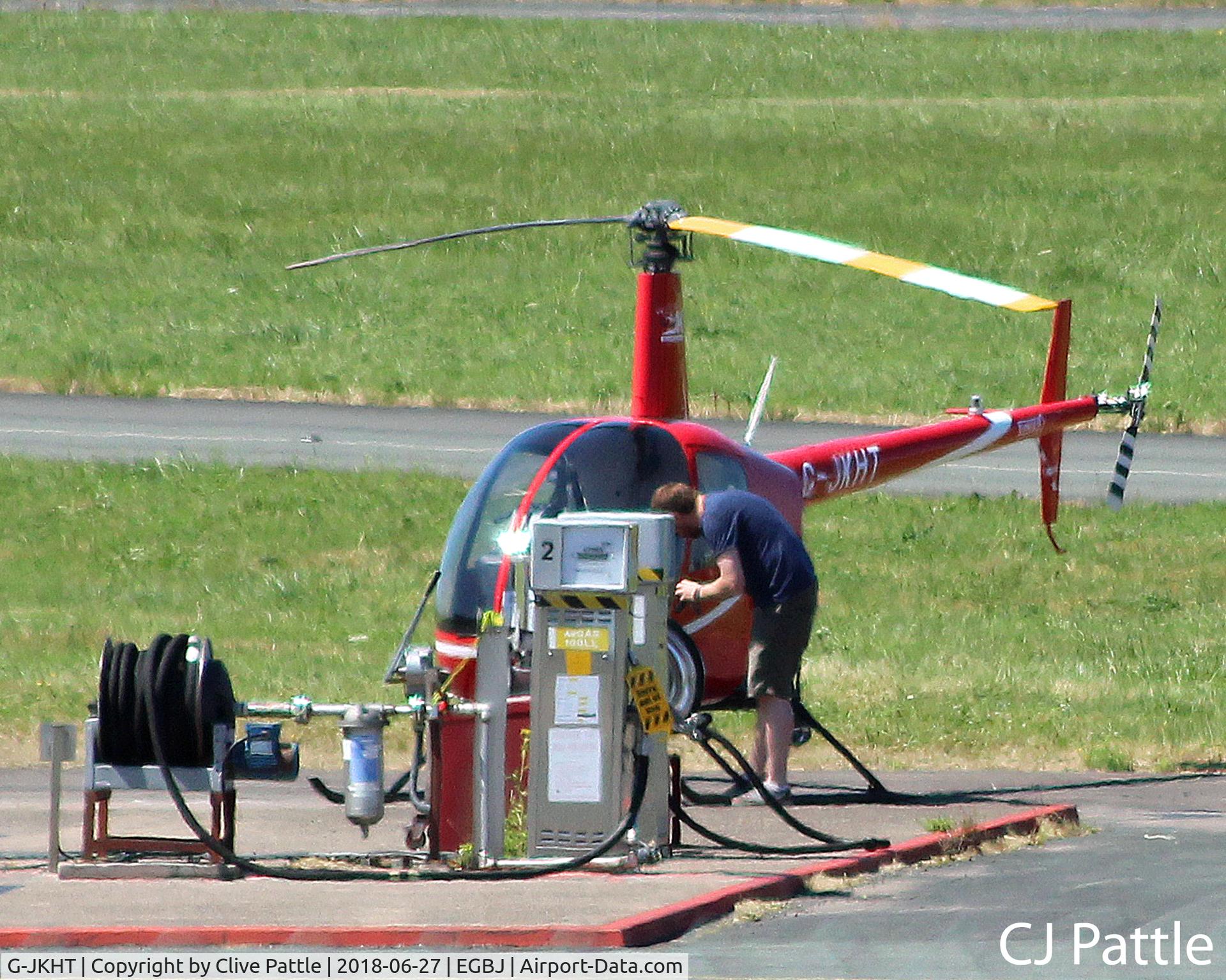 G-JKHT, 1999 Robinson R22 Beta C/N 2947, Staverton refuel