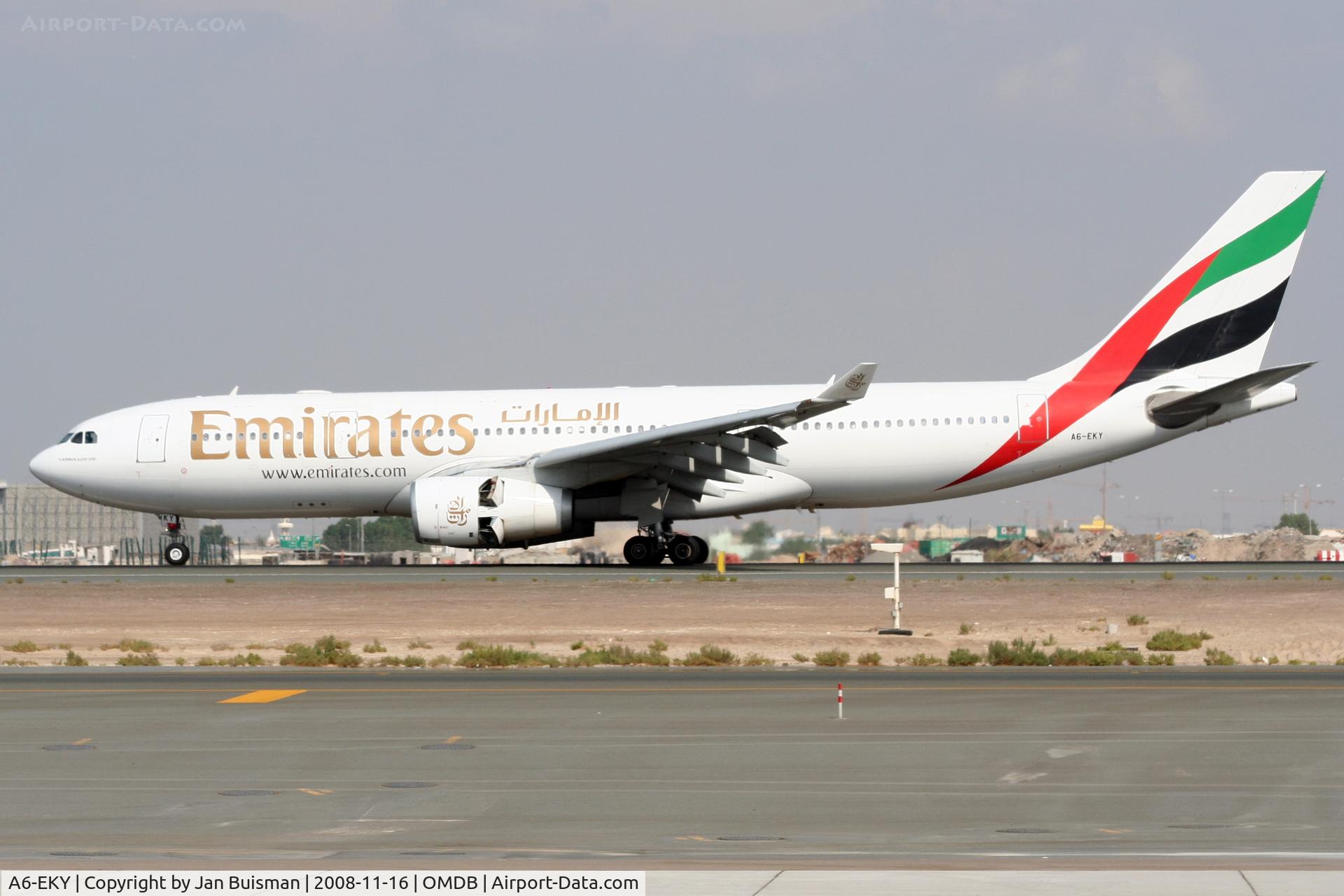 A6-EKY, 2000 Airbus A330-243 C/N 328, Emirates