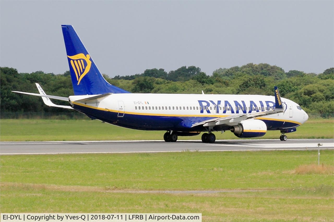 EI-DYL, 2008 Boeing 737-8AS C/N 36574, Boeing 737-8AS, Take off run rwy 07R, Brest-Bretagne airport (LFRB-BES)
