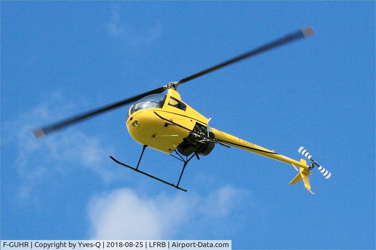 F-GUHR, 2012 Robinson R22 Beta C/N 3910, Robinson R22 Beta, Crossing axis, Brest-Bretagne airport (LFRB-BES)