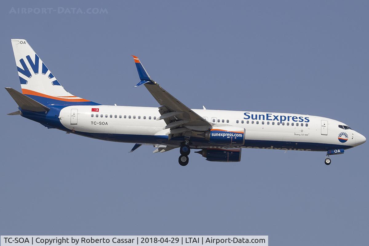 TC-SOA, 2016 Boeing 737-8HC C/N 61184, Antalya