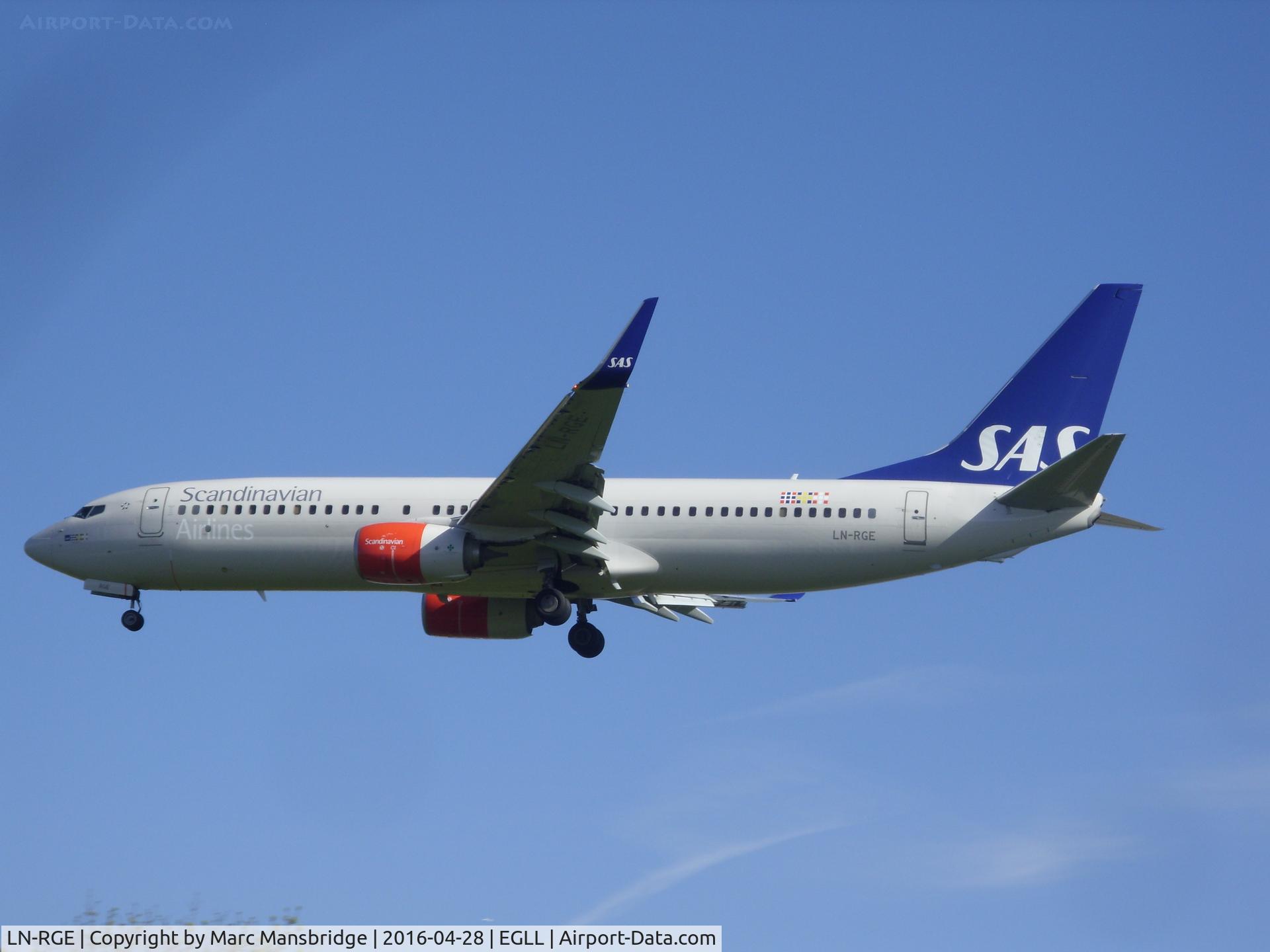 LN-RGE, 2013 Boeing 737-883 C/N 38037, Landing runway 27L at Heathrow airport EGLL