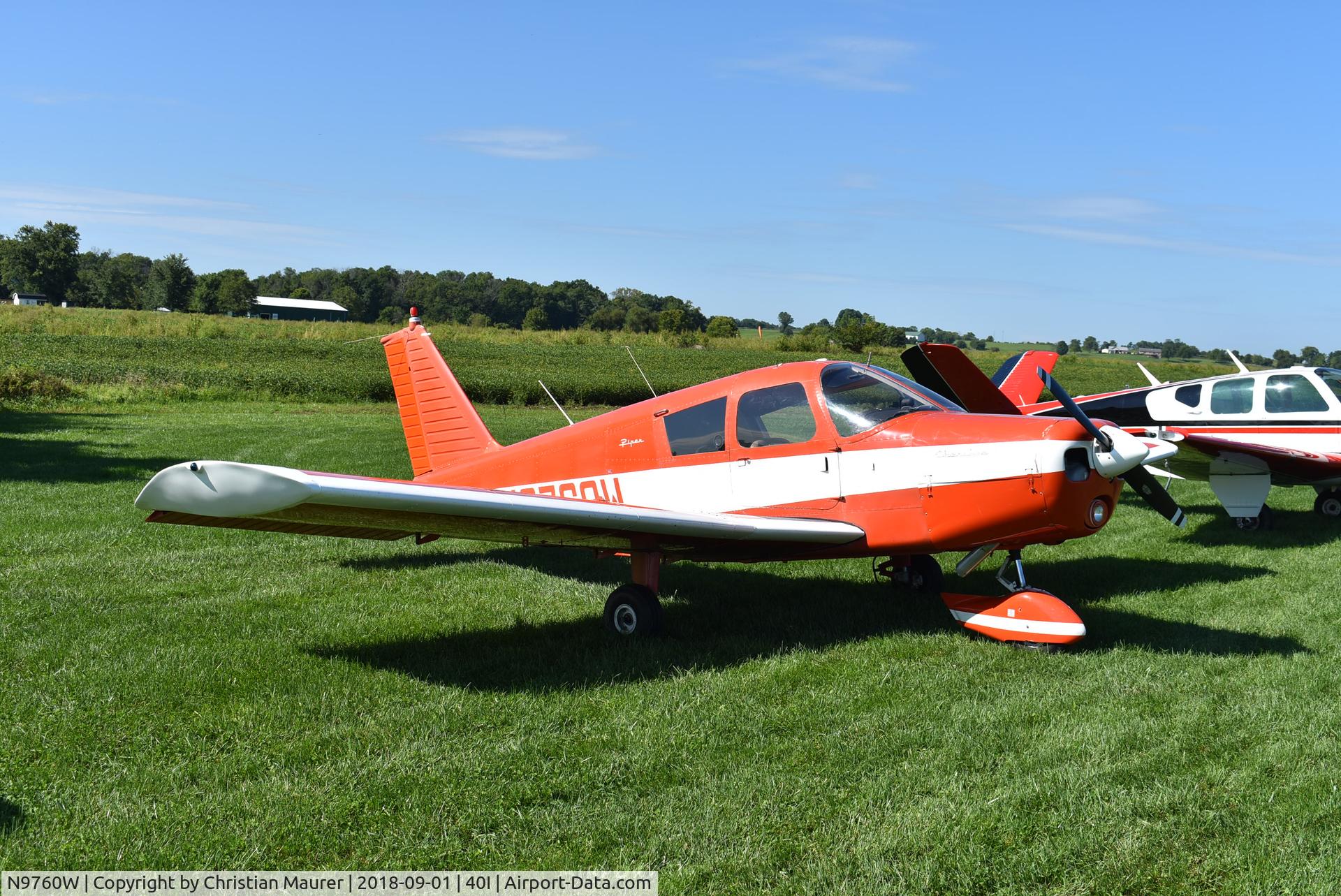 N9760W, 1967 Piper PA-28-140 C/N 28-23244, Piper Cherokee 140