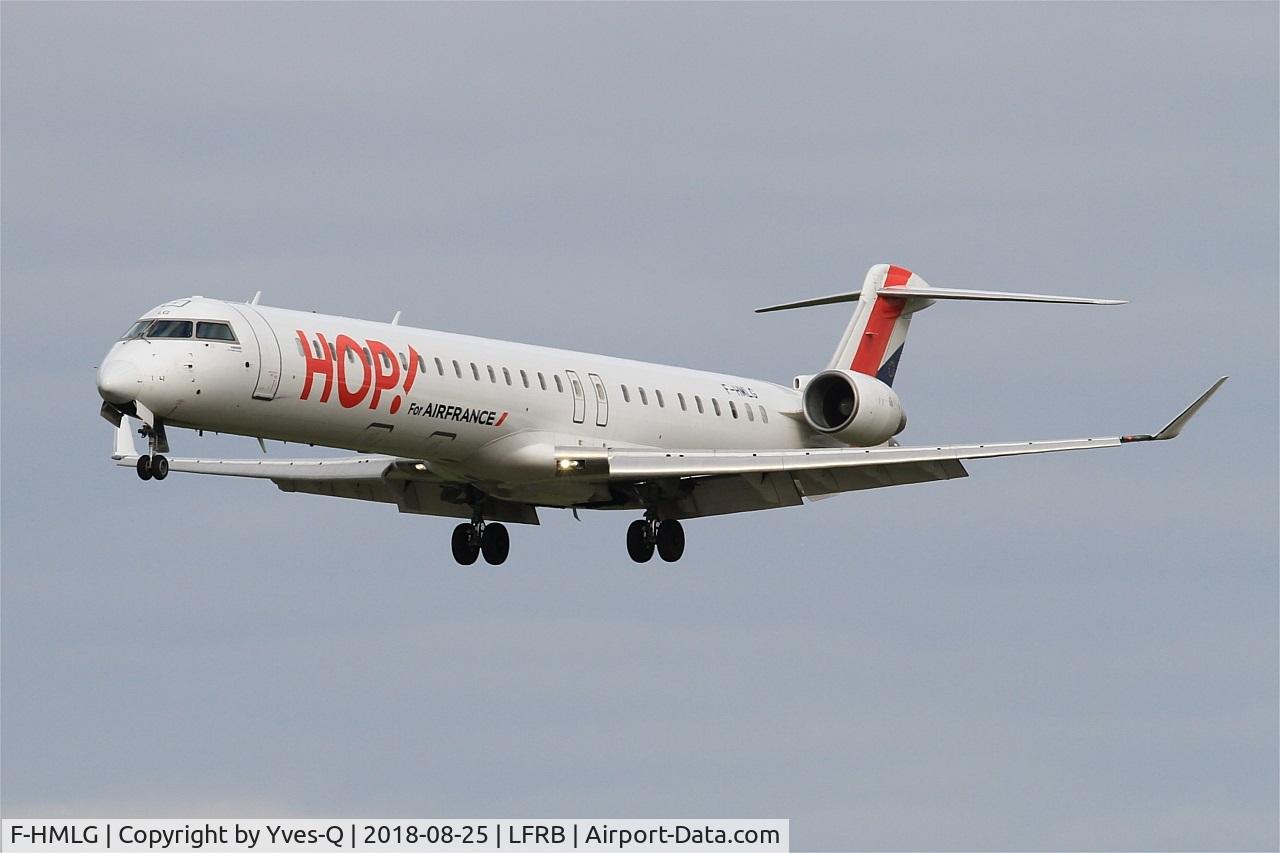 F-HMLG, 2011 Bombardier CRJ-1000EL NG (CL-600-2E25) C/N 19012, Bombardier CRJ-1000EL NG, Short approach rwy 25L, Brest-Bretagne airport (LFRB-BES)