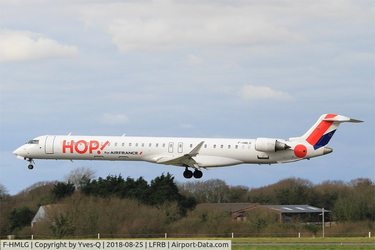 F-HMLG, 2011 Bombardier CRJ-1000EL NG (CL-600-2E25) C/N 19012, Bombardier CRJ-1000EL NG, On final rwy 25L, Brest-Bretagne airport (LFRB-BES)