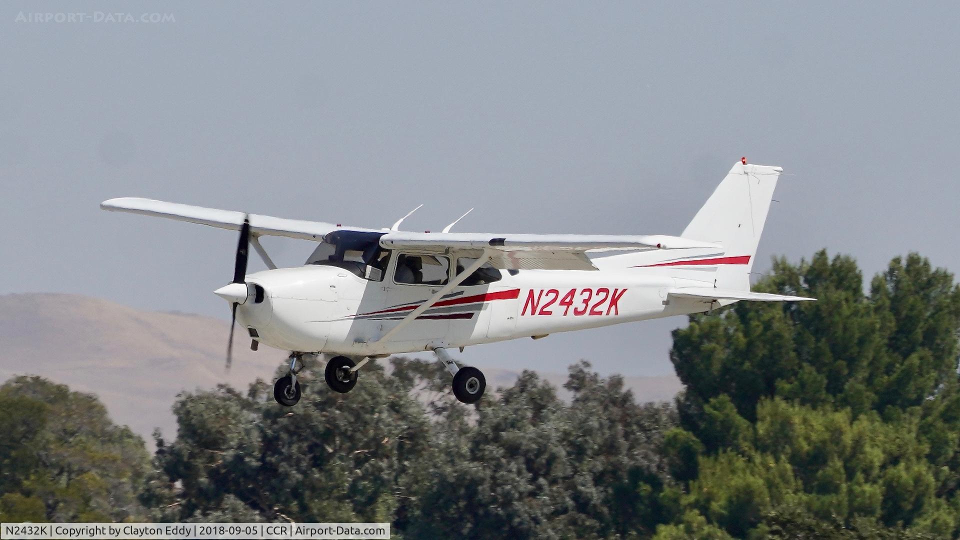 N2432K, 2000 Cessna 172R C/N 17280870, Buchanan Field Concord California 2018.