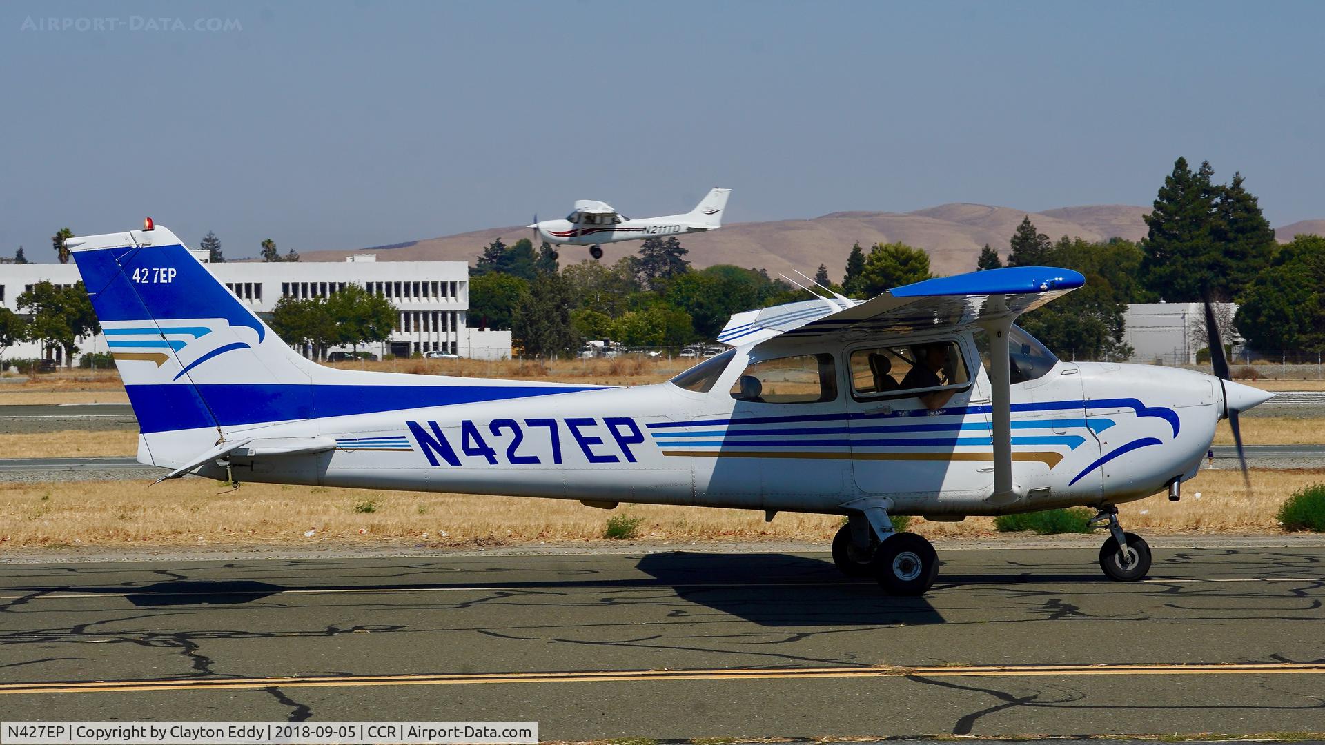 N427EP, 1998 Cessna 172R C/N 17280606, Buchanan Field Concord California 2018.