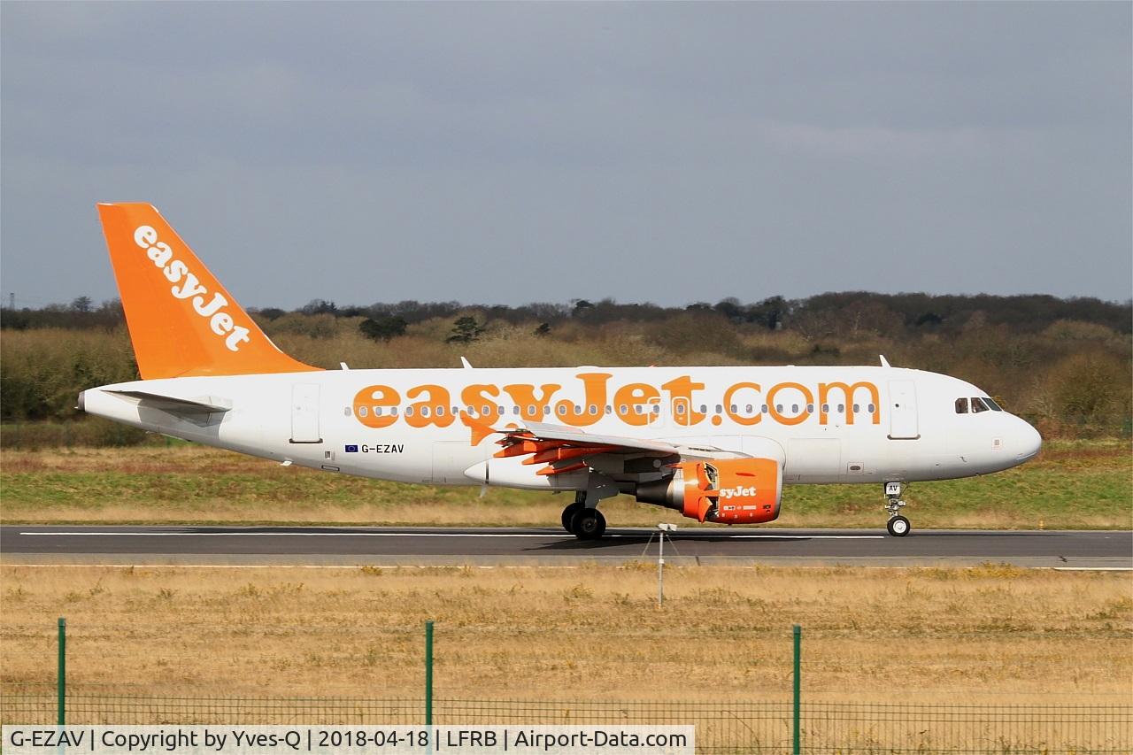 G-EZAV, 2006 Airbus A319-111 C/N 2803, Airbus A319-111, Reverse trust landing rwy 07R, Brest-Bretagne Airport (LFRB-BES)