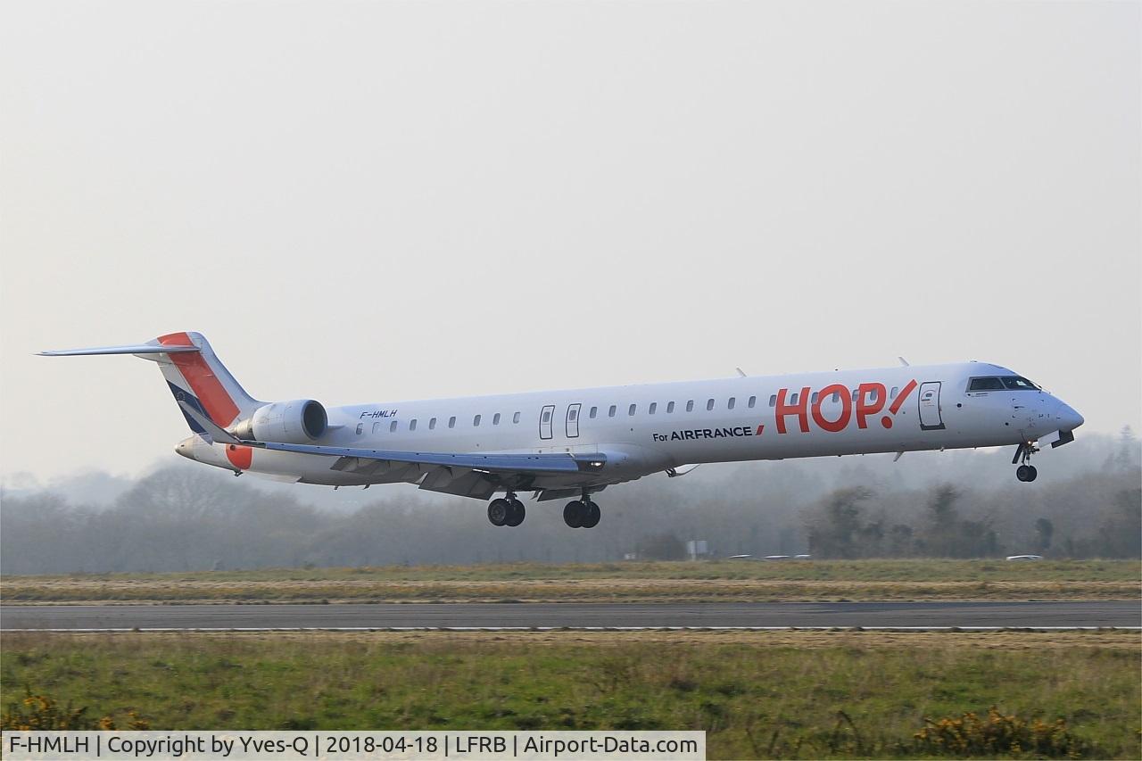 F-HMLH, 2011 Bombardier CRJ-1000EL NG (CL-600-2E25) C/N 19013, Bombardier CRJ-1000EL NG, Landing rwy 07R, Brest-Bretagne airport (LFRB-BES)