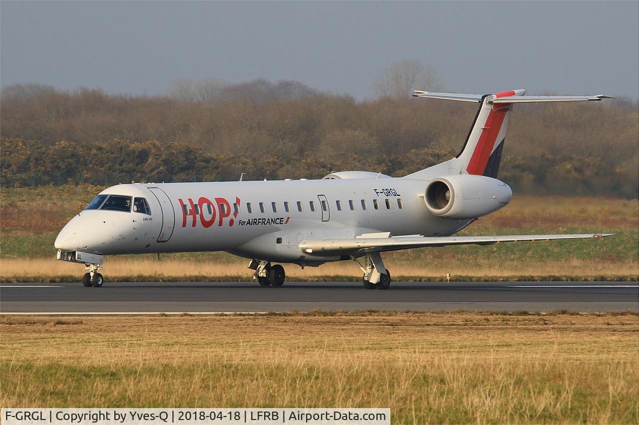 F-GRGL, 2001 Embraer EMB-145EU (ERJ-145EU) C/N 145375, Embraer EMB-145EU, Taxiing rwy 07R, Brest-Bretagne Airport (LFRB-BES)