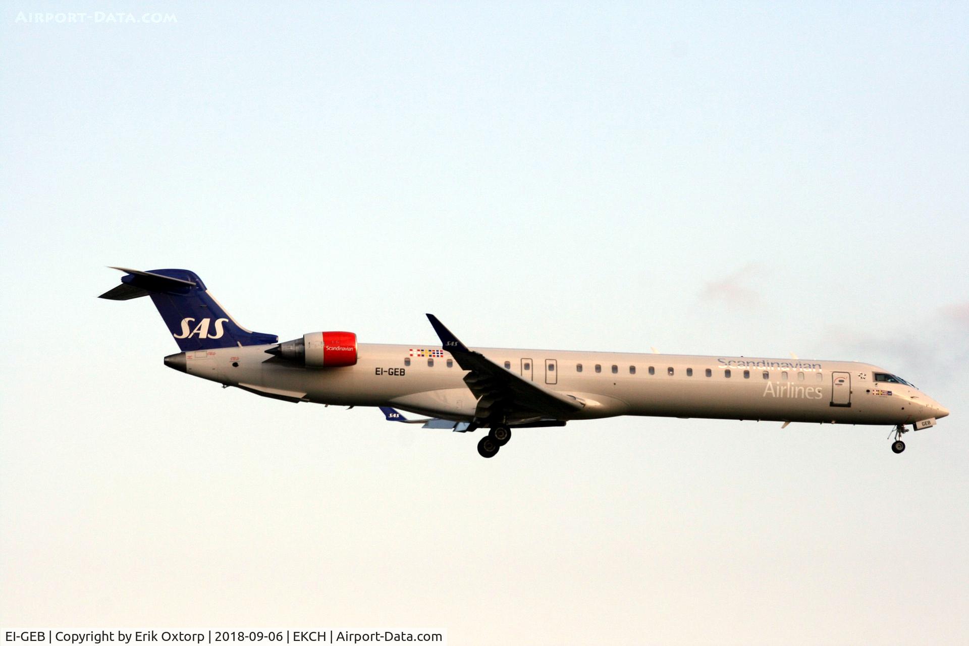 EI-GEB, 2009 Bombardier CRJ-900 (CL-600-2D24) C/N 15231, EI-GEB landing rw 22L