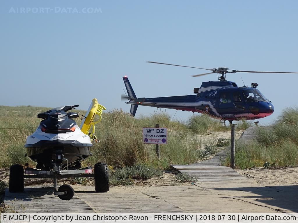 F-MJCP, Aerospatiale AS-350B Ecureuil C/N 2045, Grand Crohoh beach' DZ