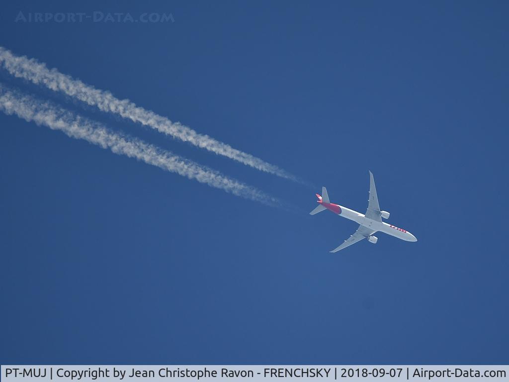PT-MUJ, 2013 Boeing 777-32W/ER C/N 40588, JJ8070 Callsign TAM8070, flight level 340 Sao Paulo to Frankfurt