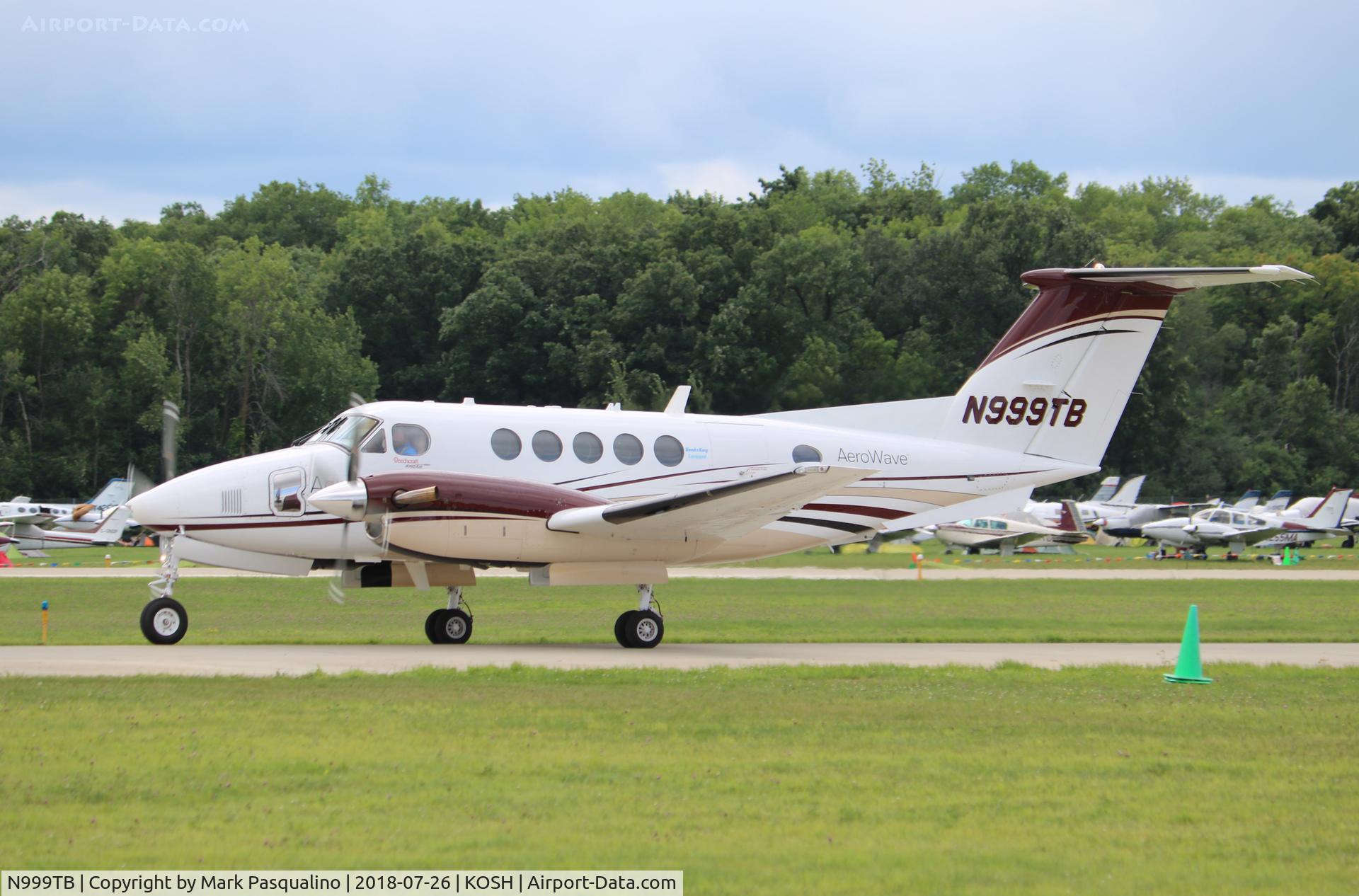 N999TB, 2001 Raytheon B200 King Air C/N BB-1738, Beech B200