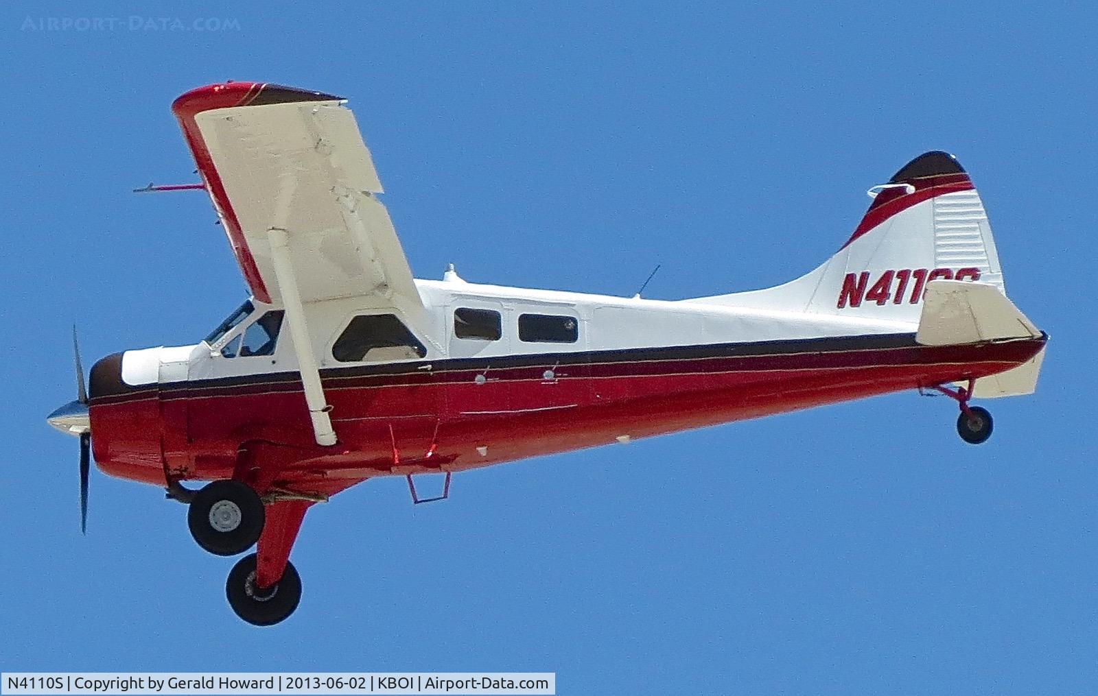 N4110S, 1953 De Havilland Canada DHC-2 Beaver Mk.1 C/N 593, Landing RWY 28L.