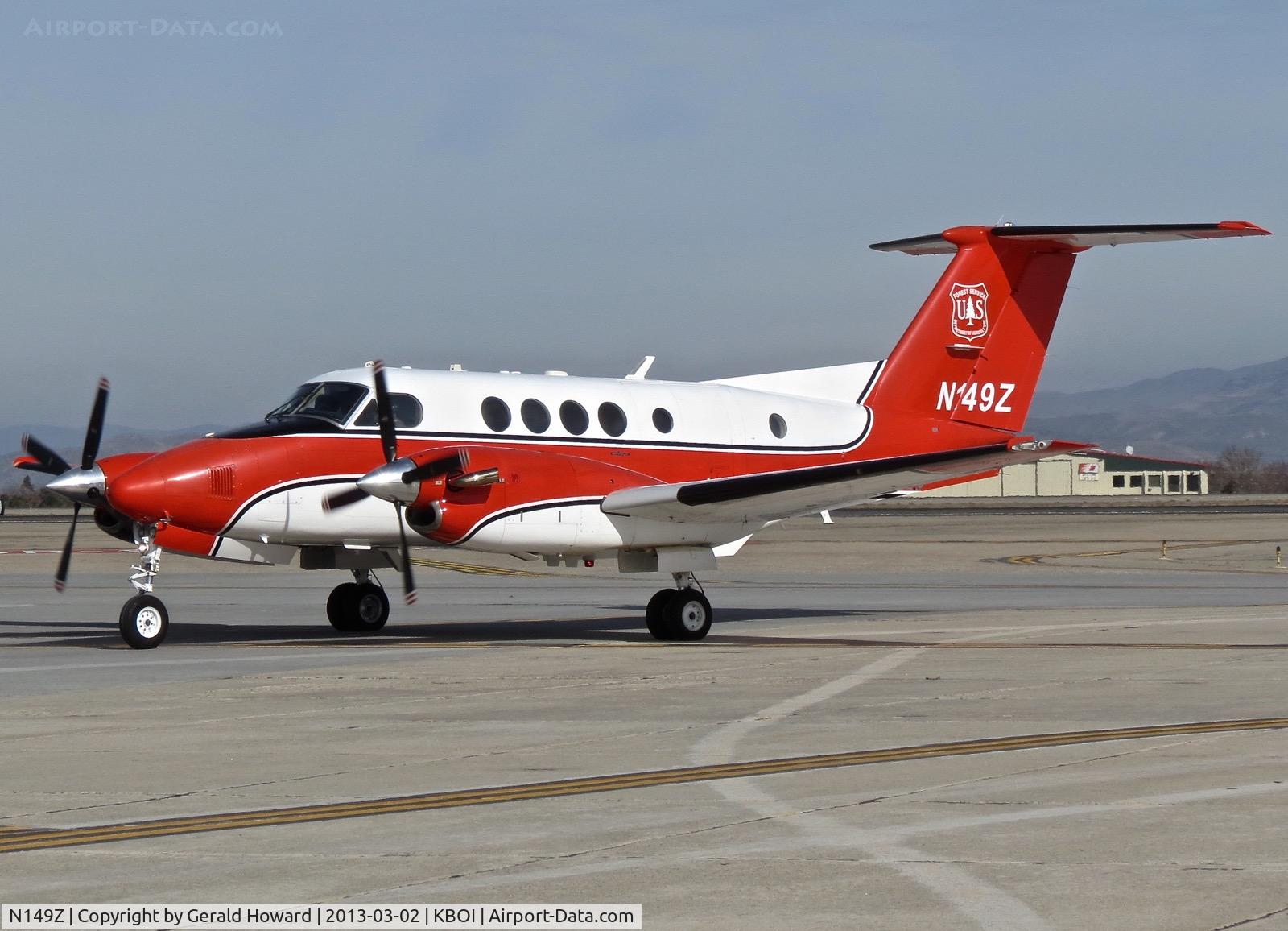 N149Z, 1985 Beech 200C Super King Air C/N BL-124, Taxiing onto the south GA ramp.