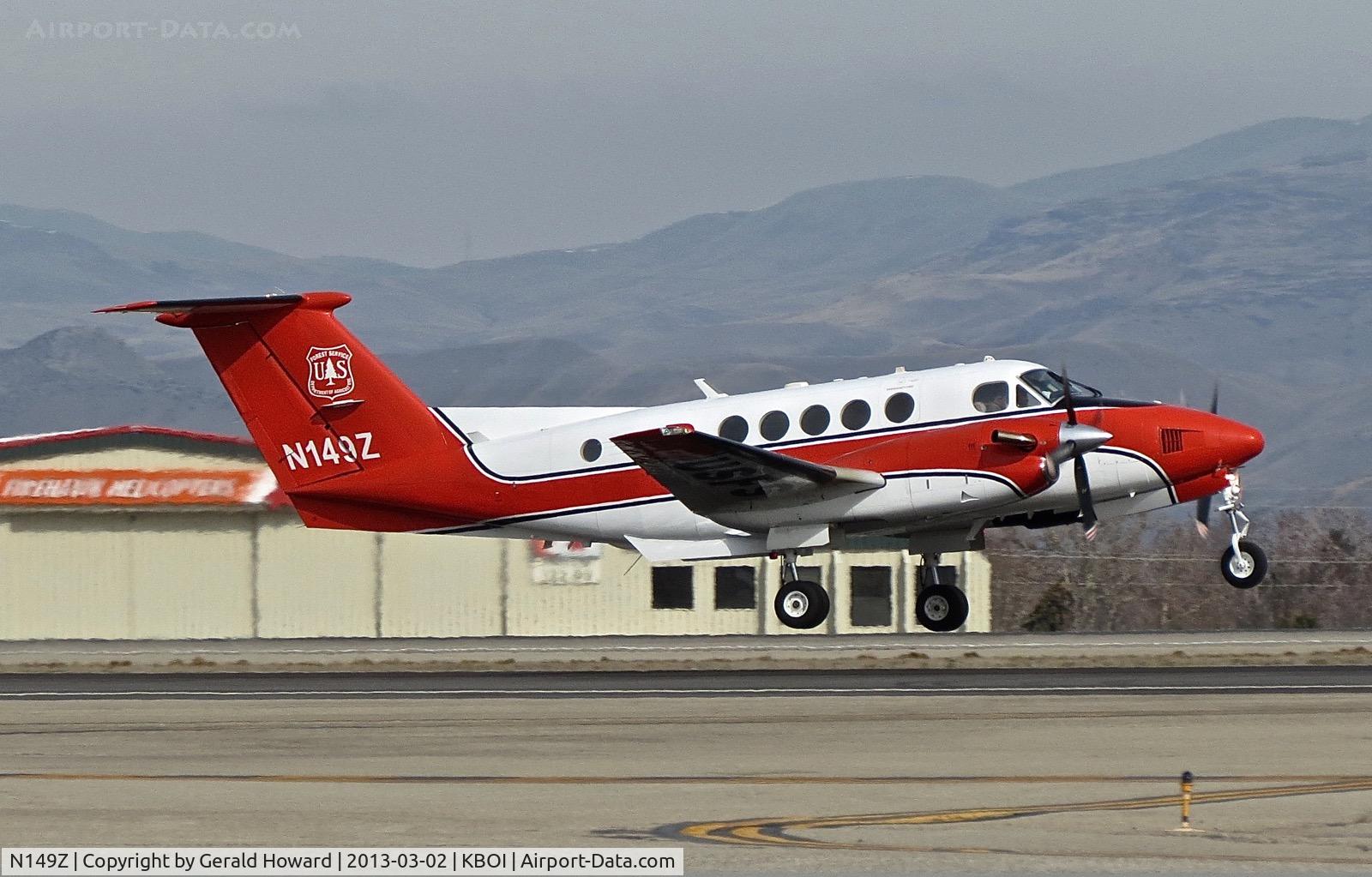 N149Z, 1985 Beech 200C Super King Air C/N BL-124, Take off from RWY 10R.